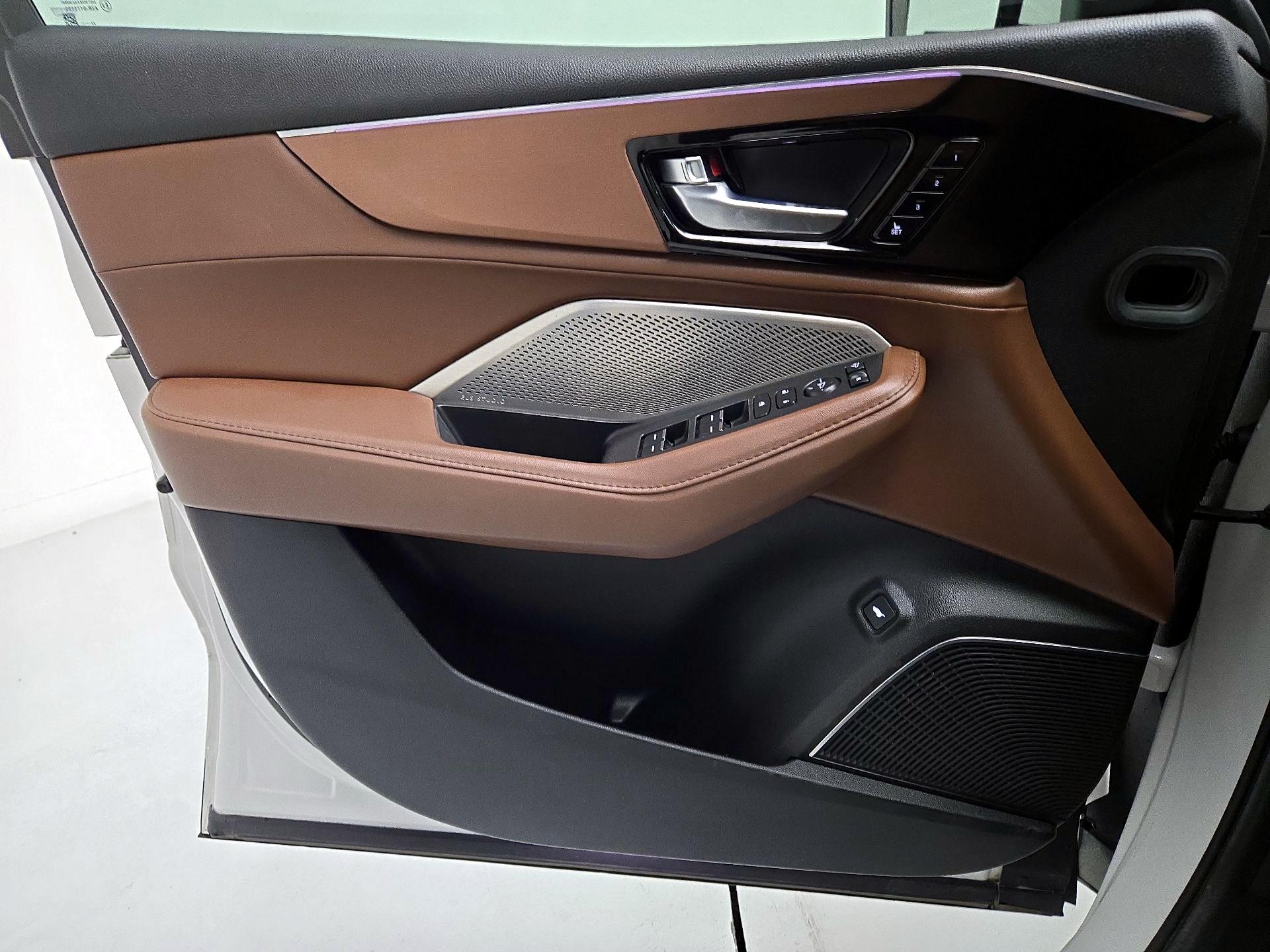 Thumbnail: 2023 Acura MDX - 10