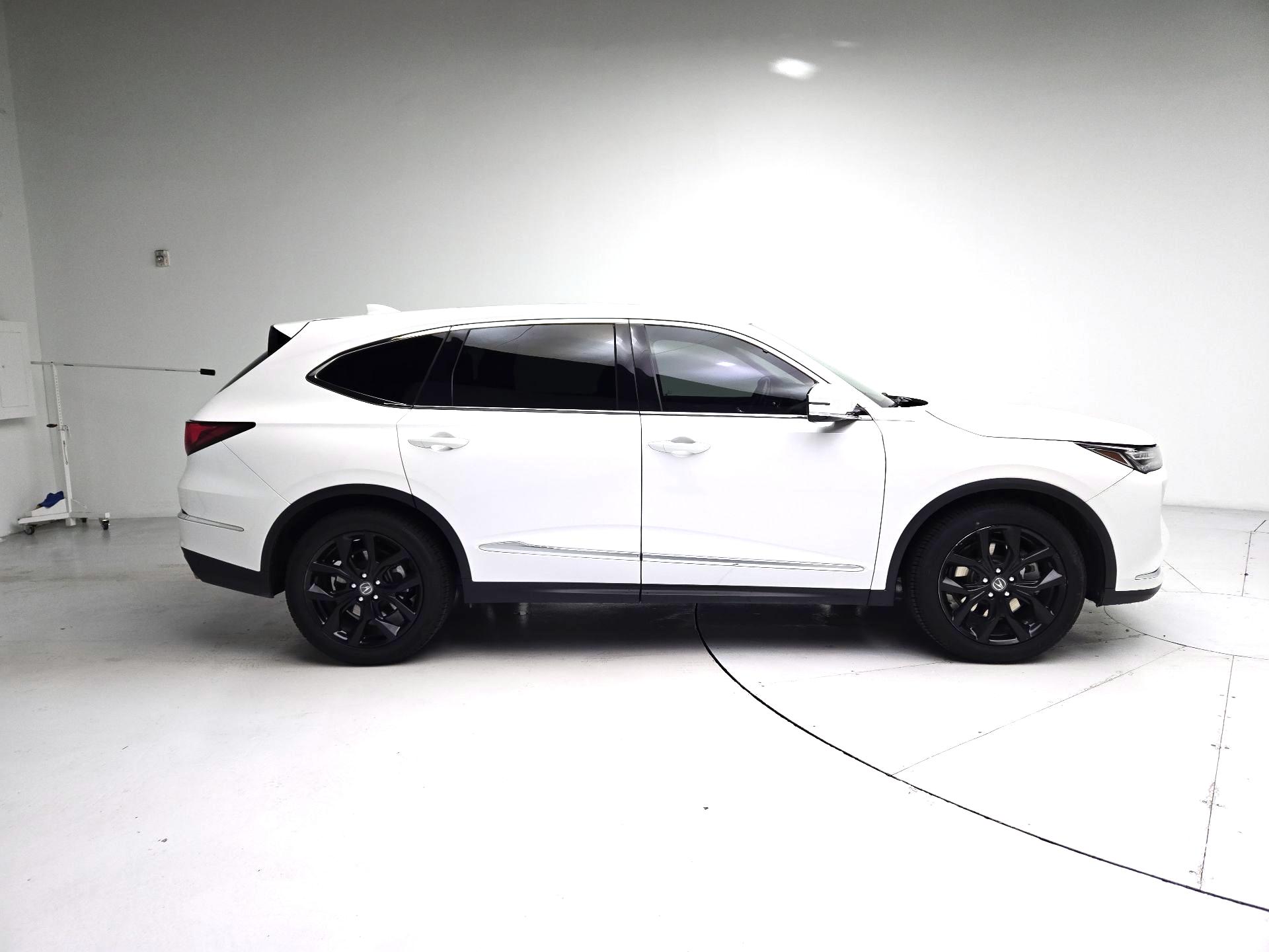 Thumbnail: 2023 Acura MDX - 4