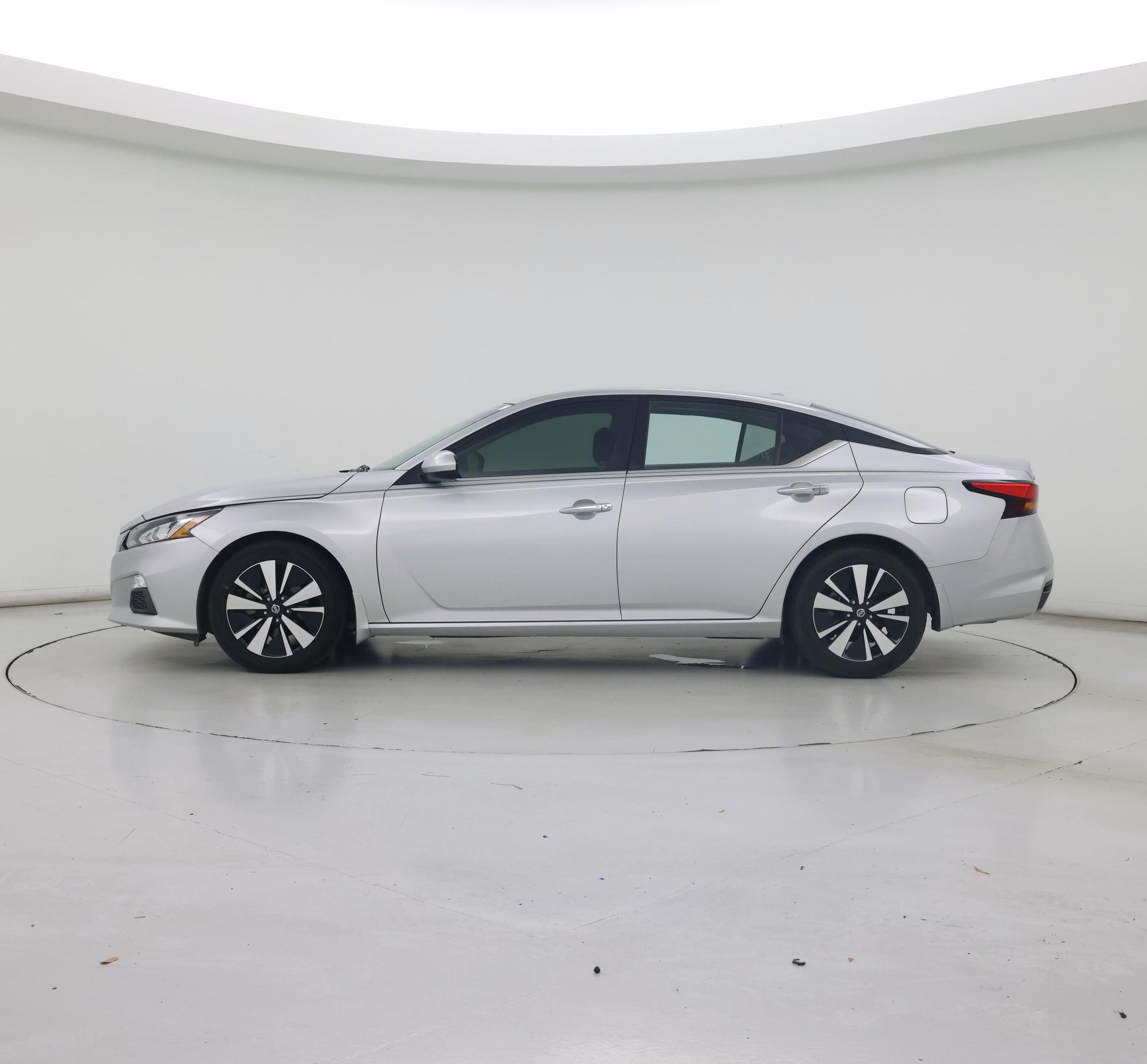 Thumbnail: 2021 Nissan Altima - 3