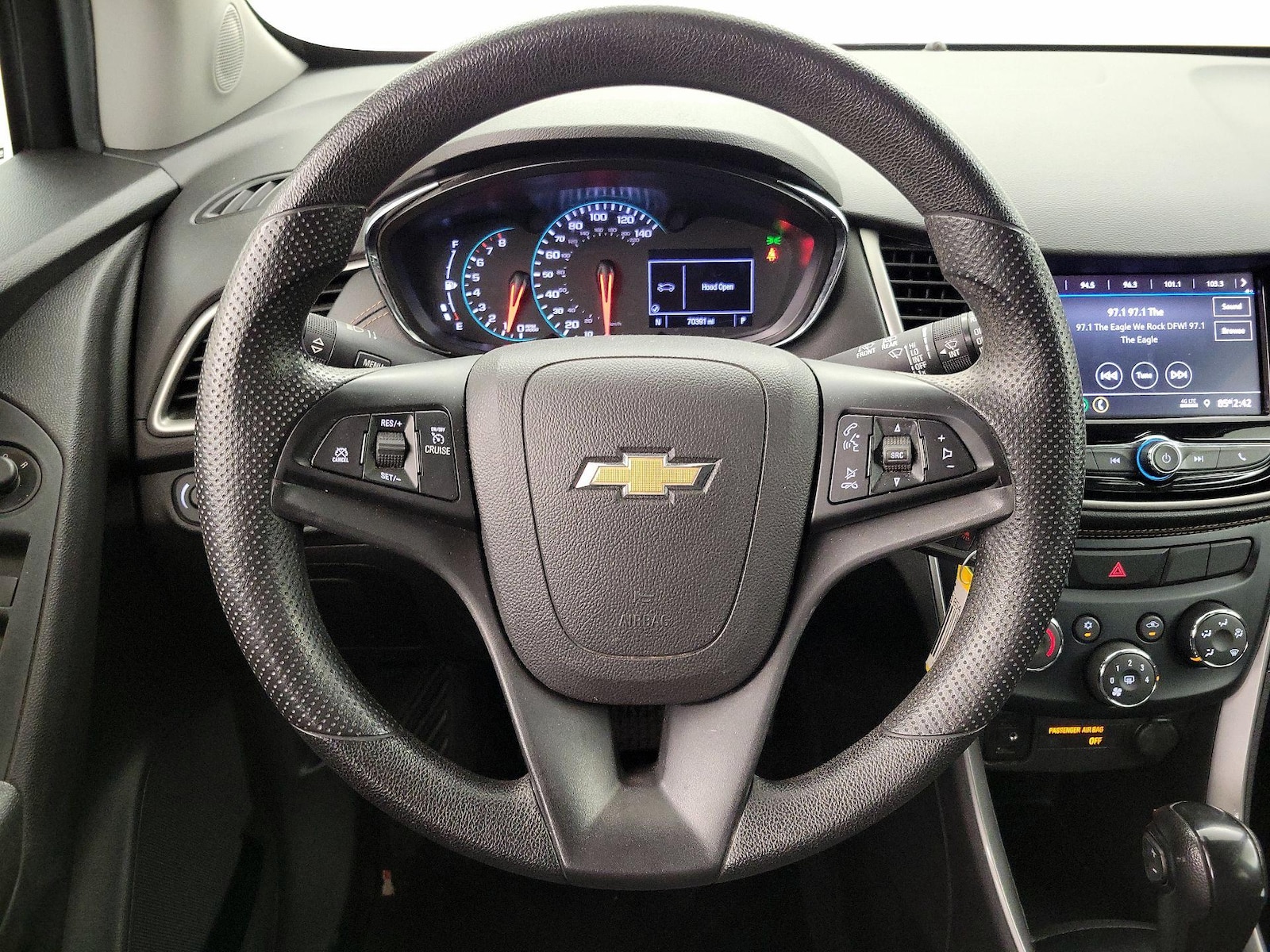 2020 Chevrolet Trax LS - Photo 11