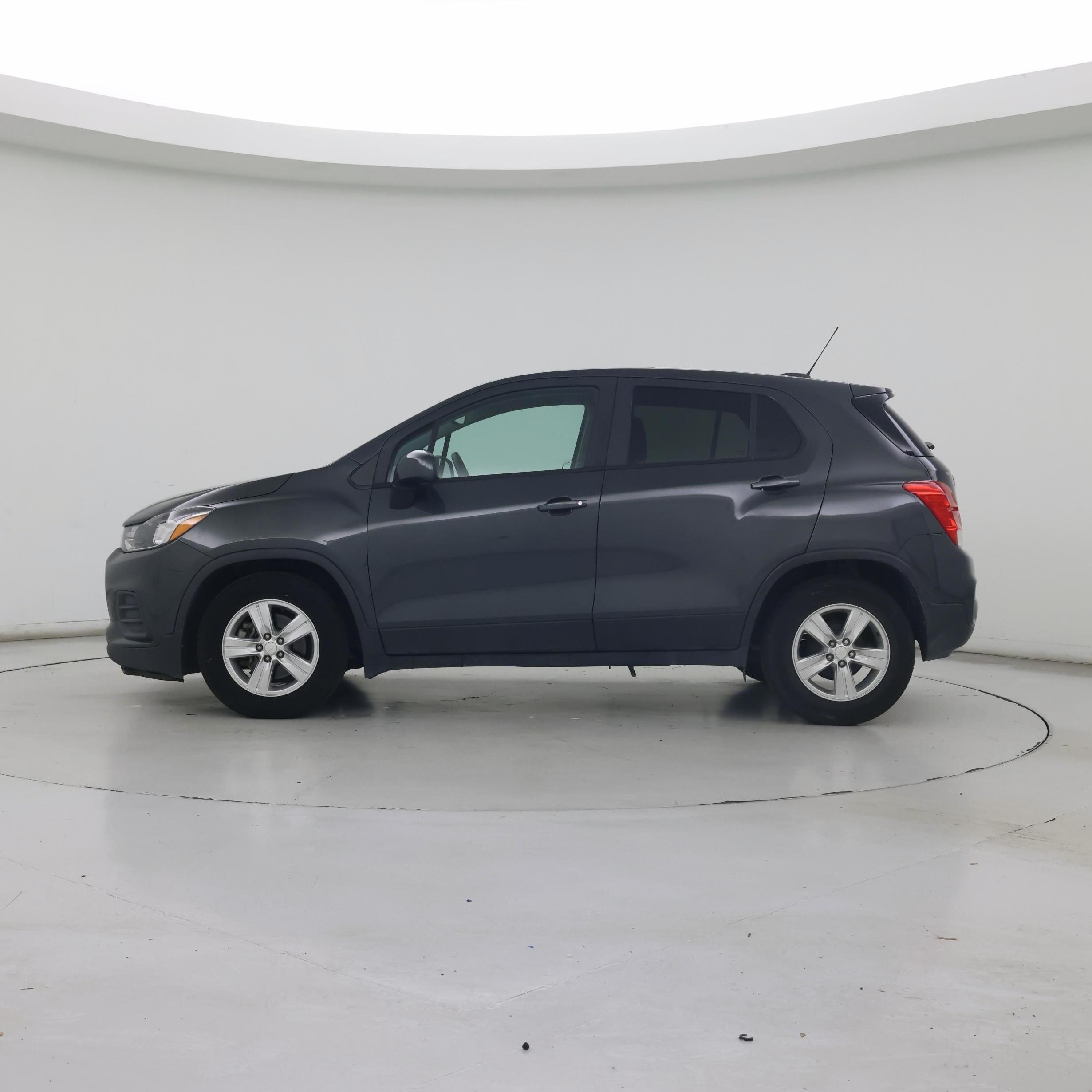 Thumbnail: 2020 Chevrolet Trax - 3