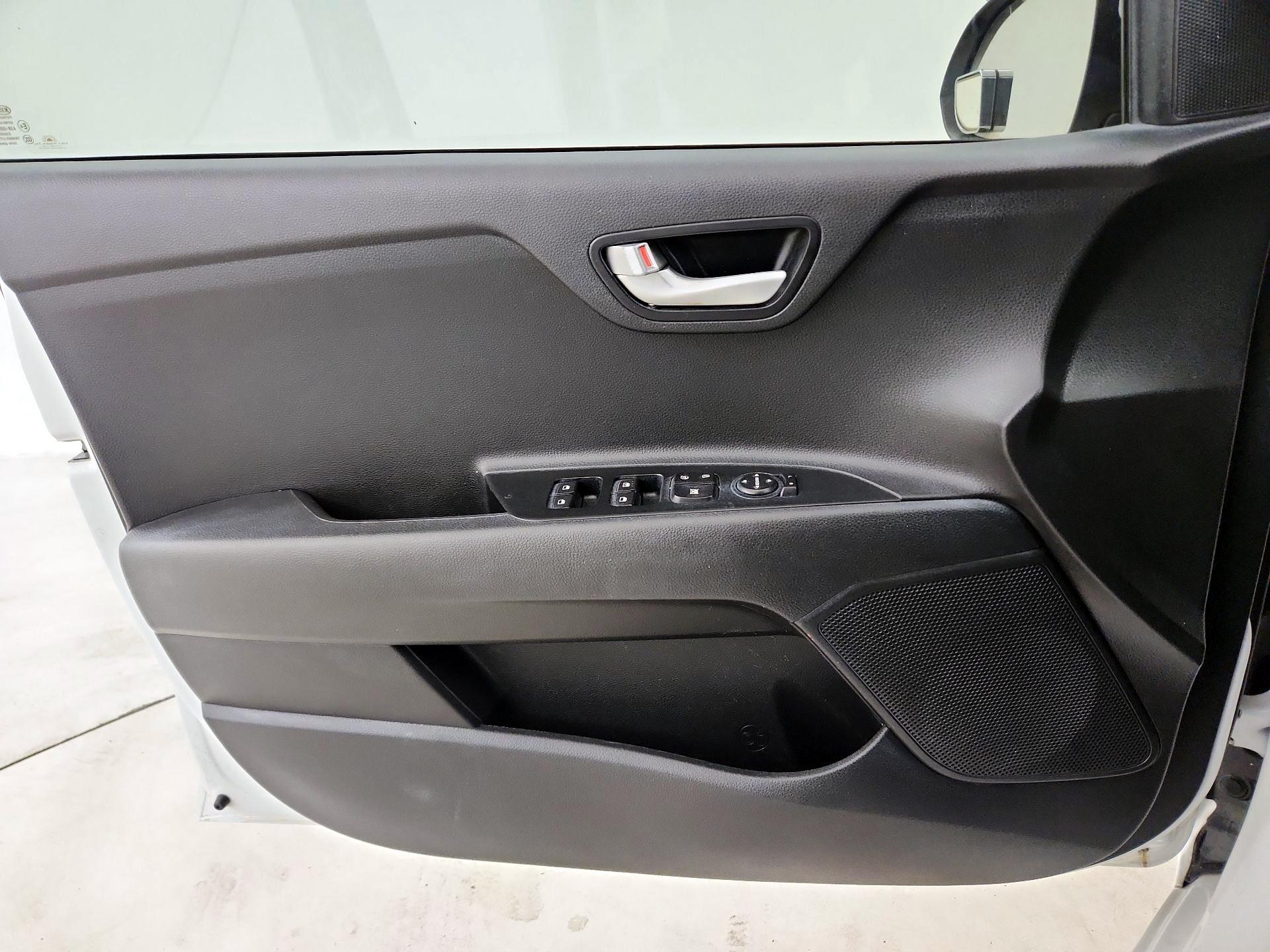 Thumbnail: 2020 Kia Rio - 12