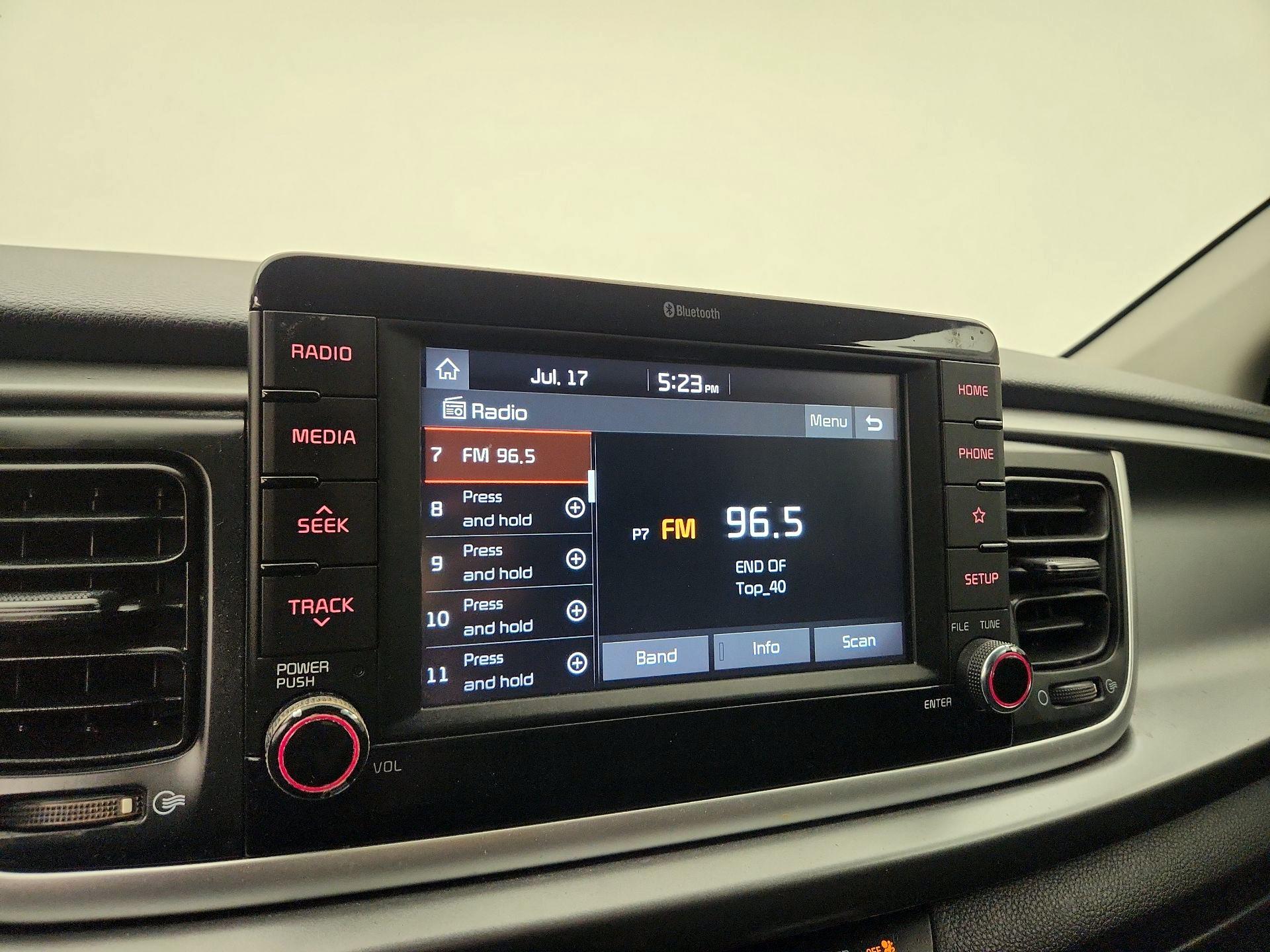 Thumbnail: 2020 Kia Rio - 15