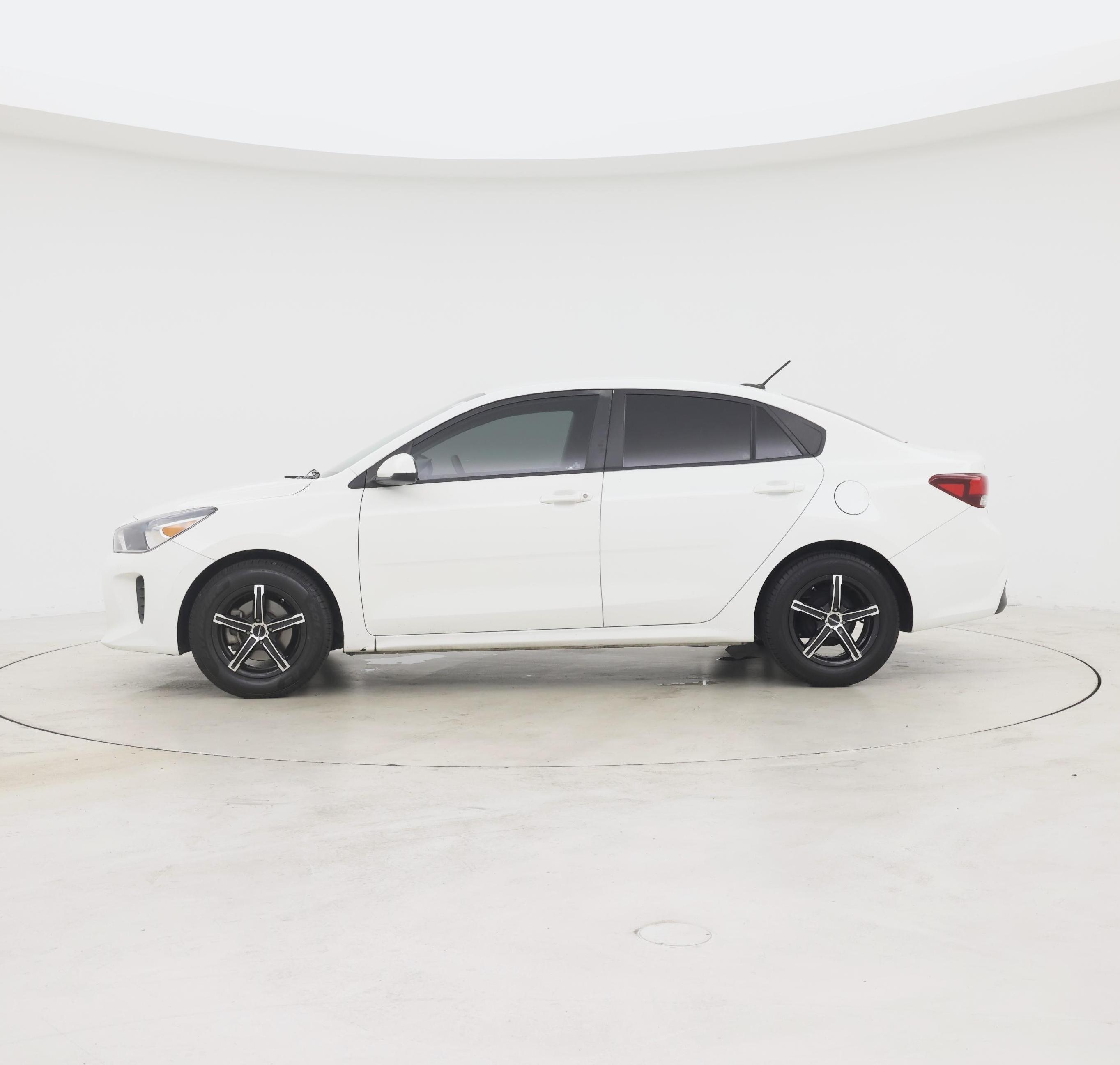 Thumbnail: 2020 Kia Rio - 3