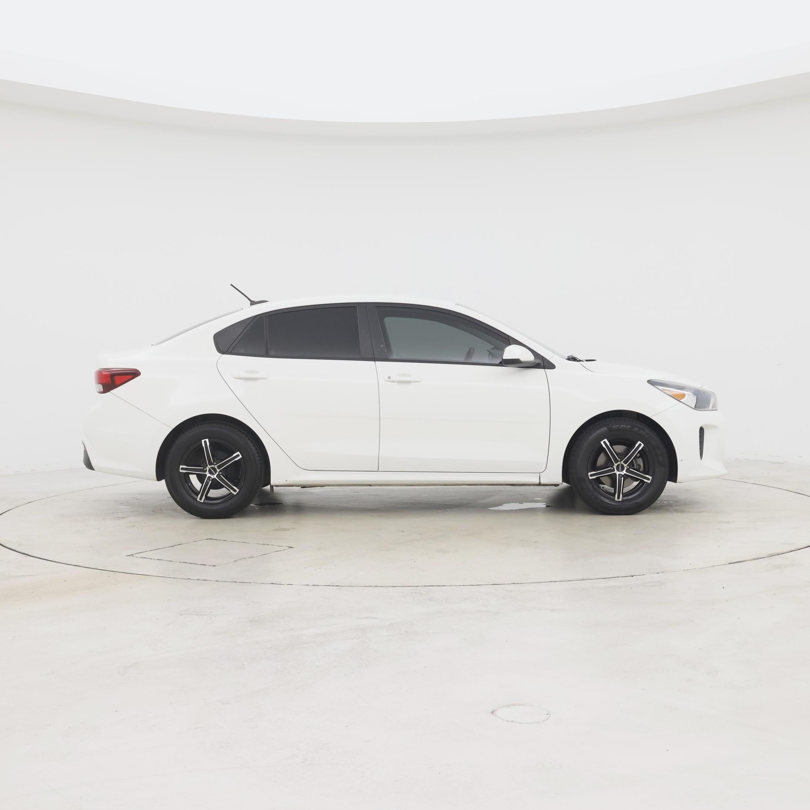Thumbnail: 2020 Kia Rio - 7