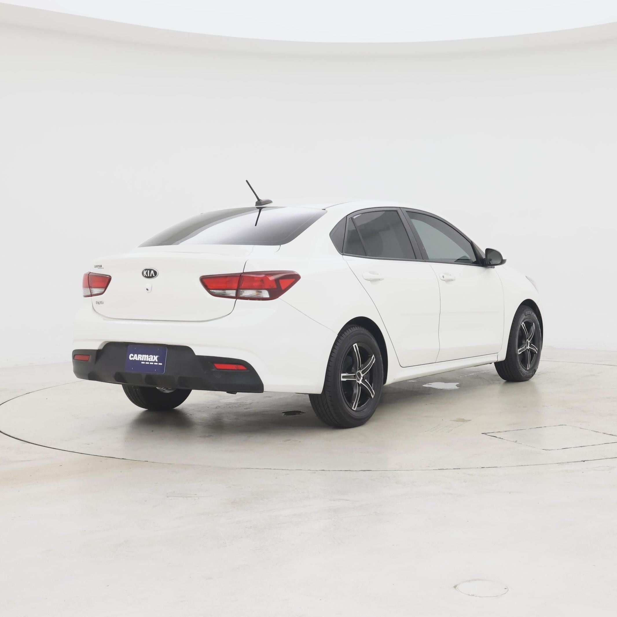 Thumbnail: 2020 Kia Rio - 8