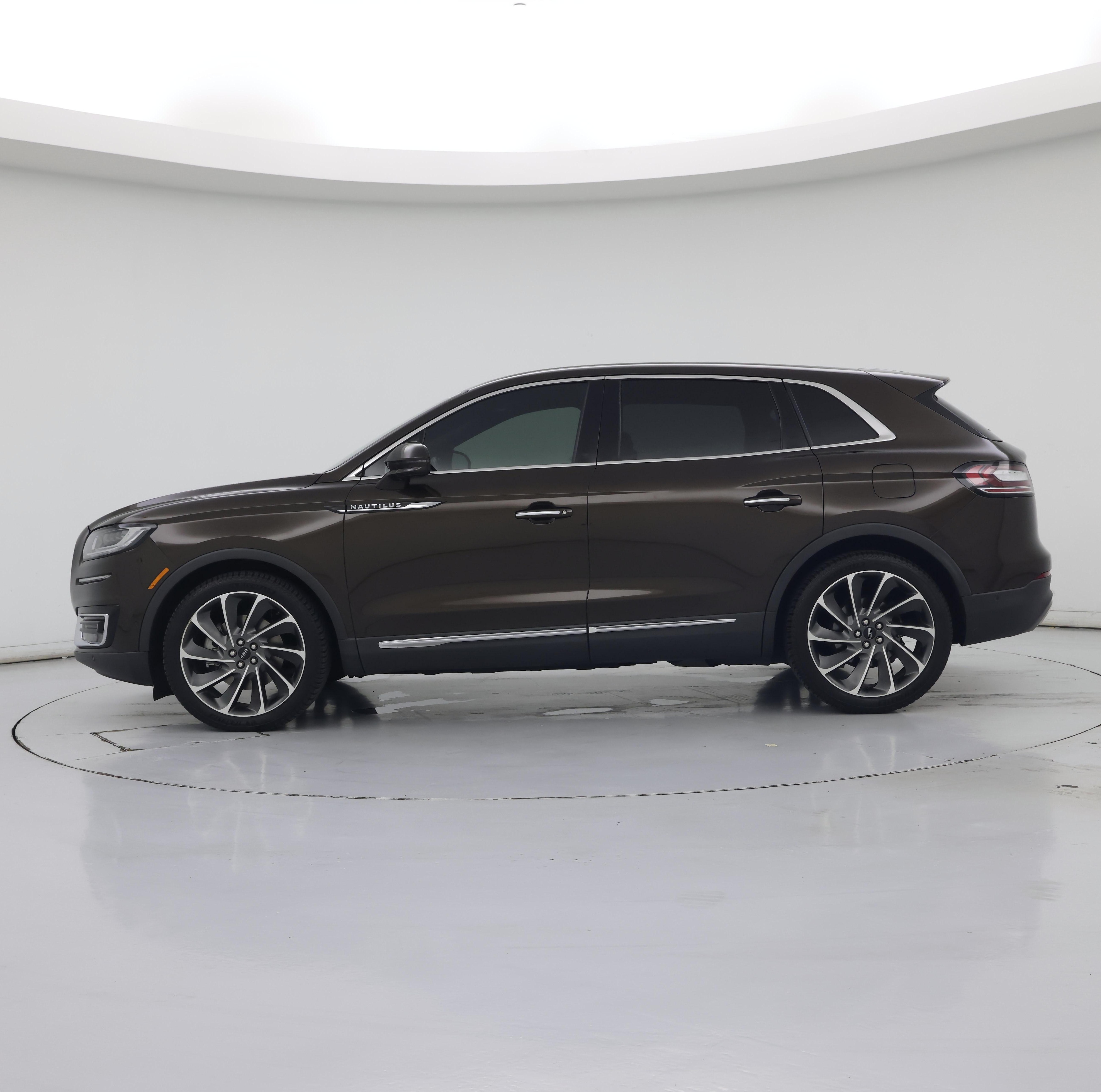 Thumbnail: 2019 Lincoln Nautilus - 3
