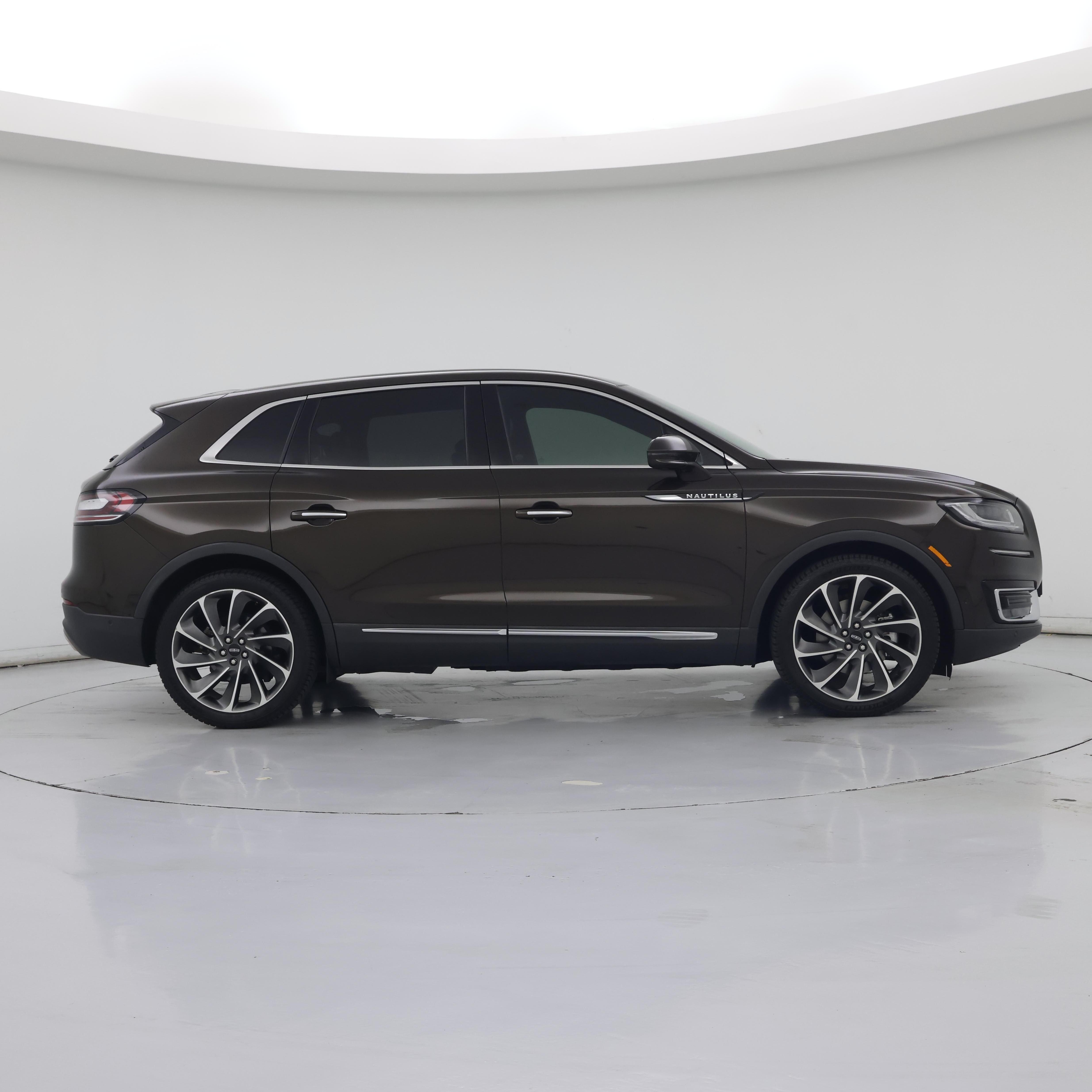 Thumbnail: 2019 Lincoln Nautilus - 7