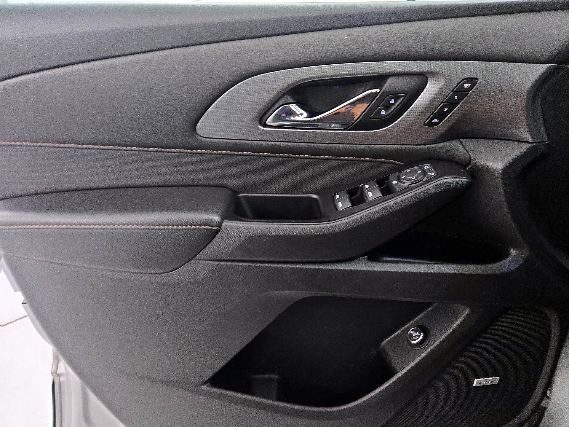 Thumbnail: 2020 Chevrolet Traverse - 12