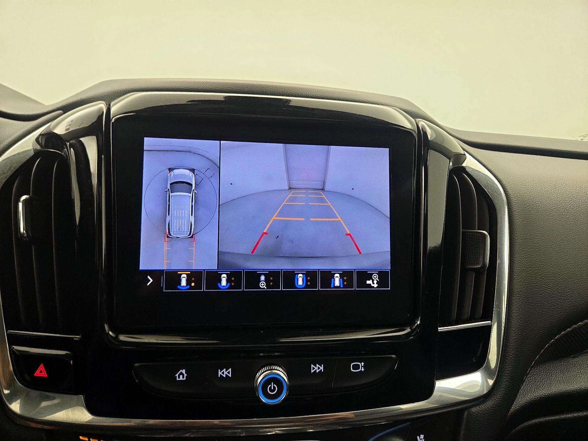 Thumbnail: 2020 Chevrolet Traverse - 14