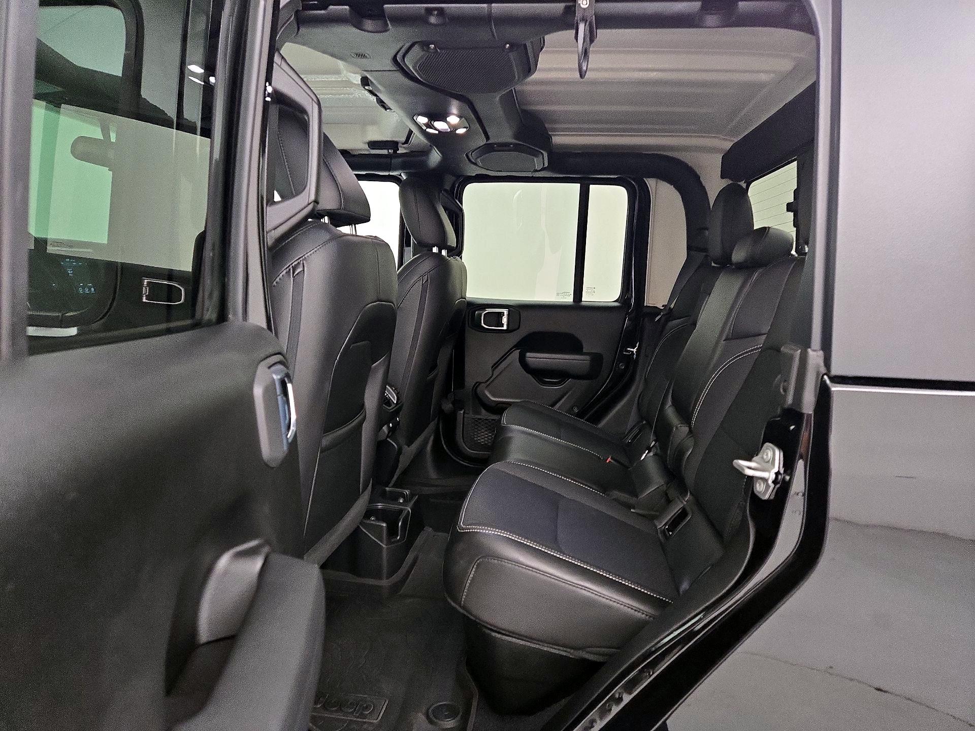 Thumbnail: 2023 Jeep Gladiator - 19