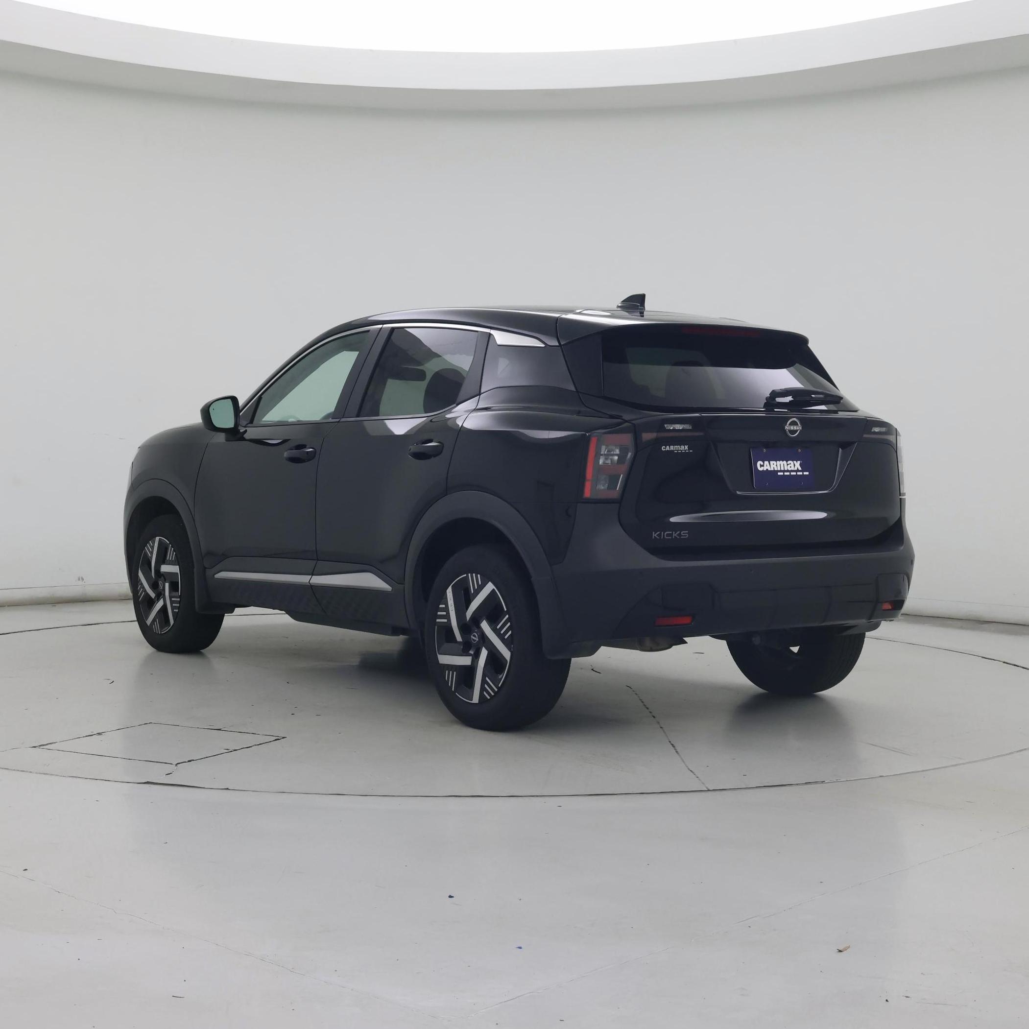 Thumbnail: 2025 Nissan Kicks - 2
