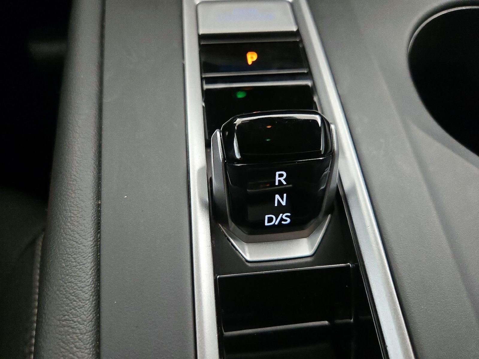 2024 Volkswagen Atlas Cross Sport SE - Photo 18