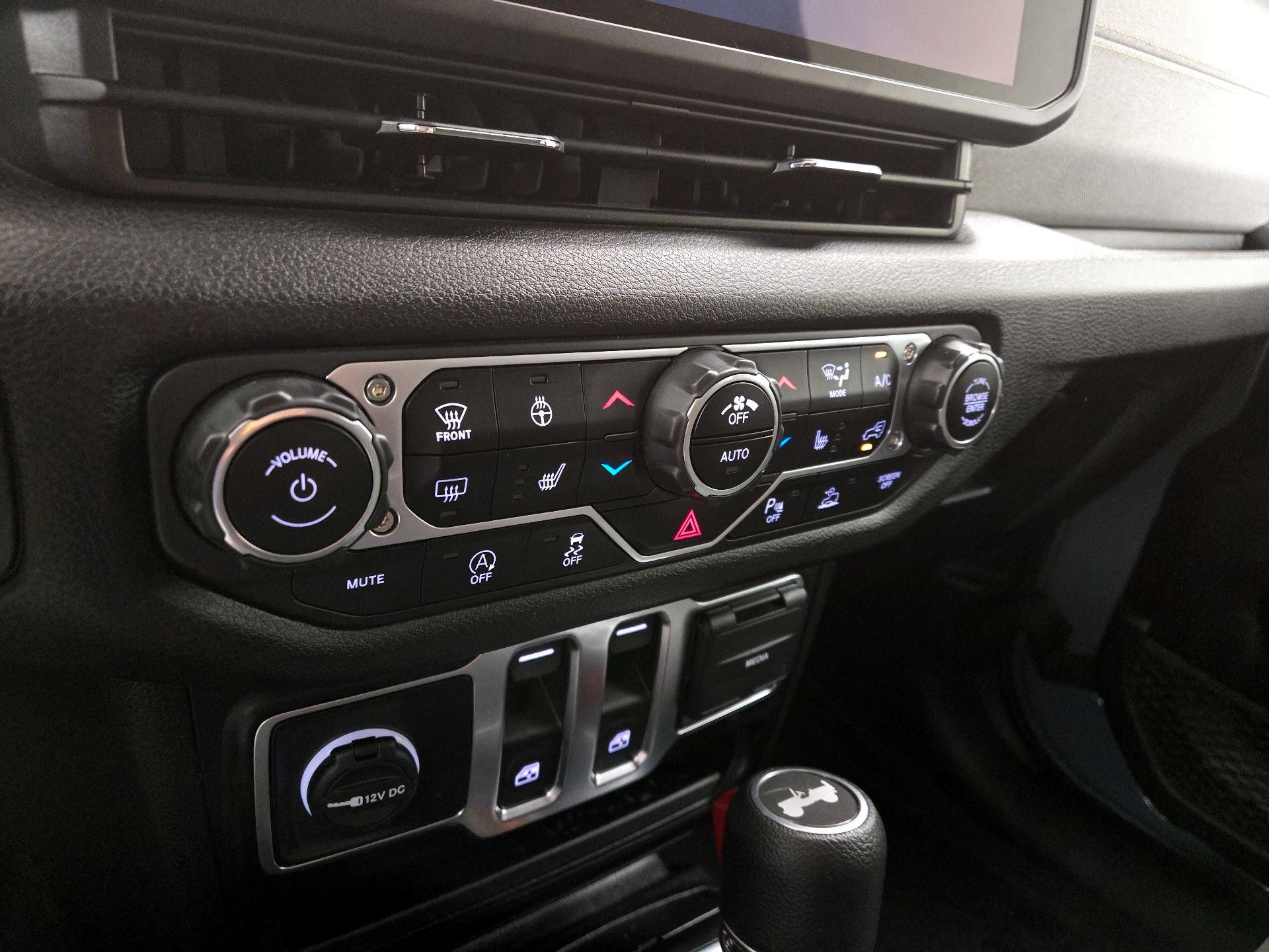 Thumbnail: 2024 Jeep Wrangler - 16