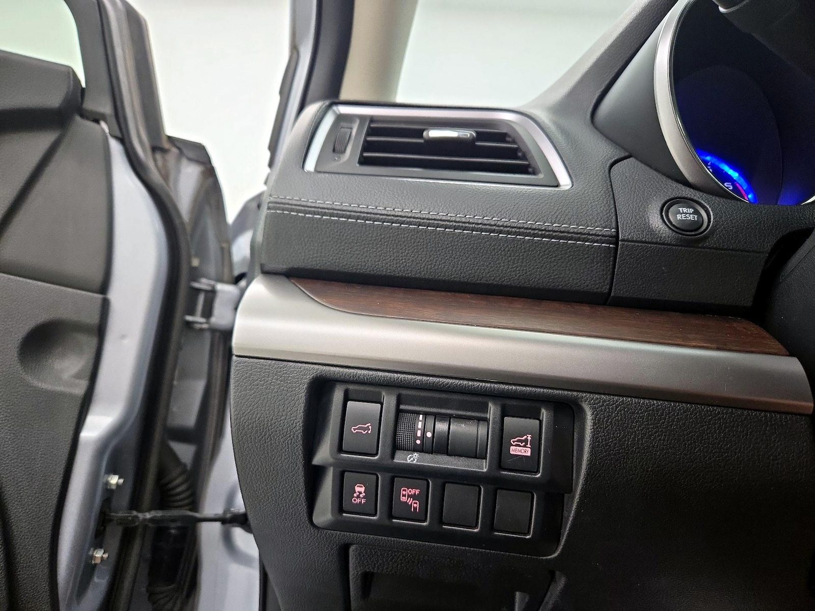 2018 Subaru Outback Limited - Photo 14