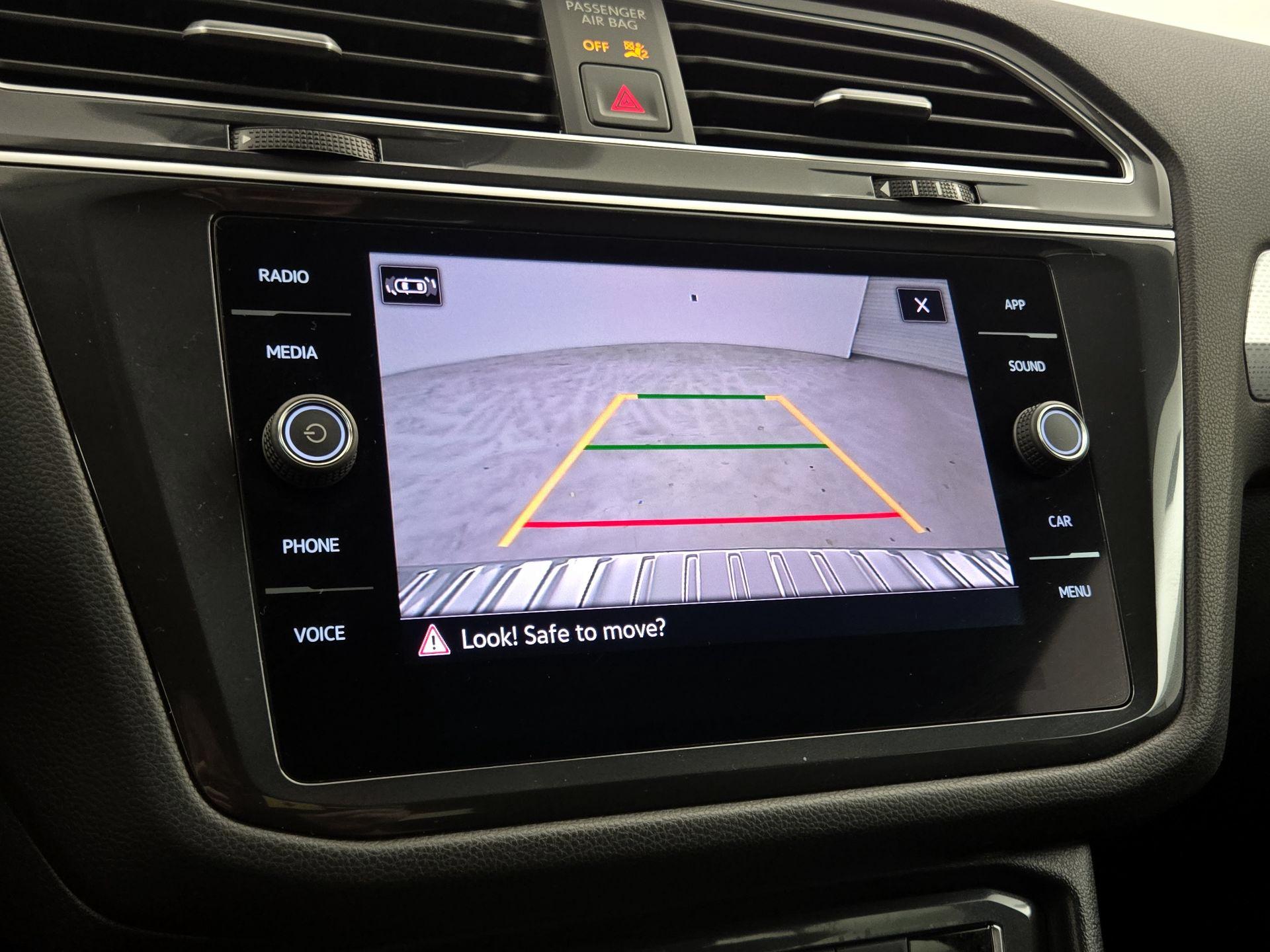 Thumbnail: 2024 Volkswagen Tiguan - 14