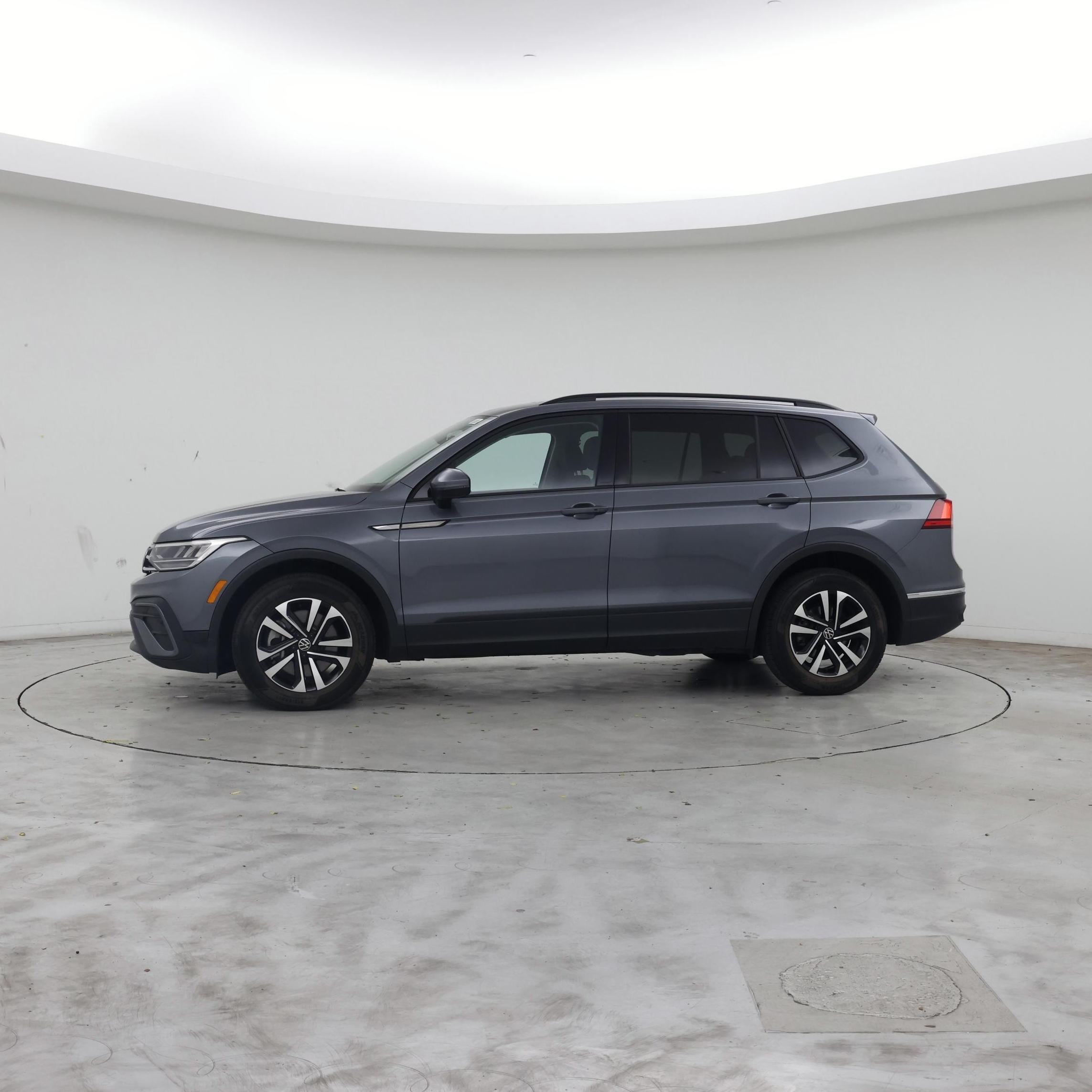 Thumbnail: 2024 Volkswagen Tiguan - 3