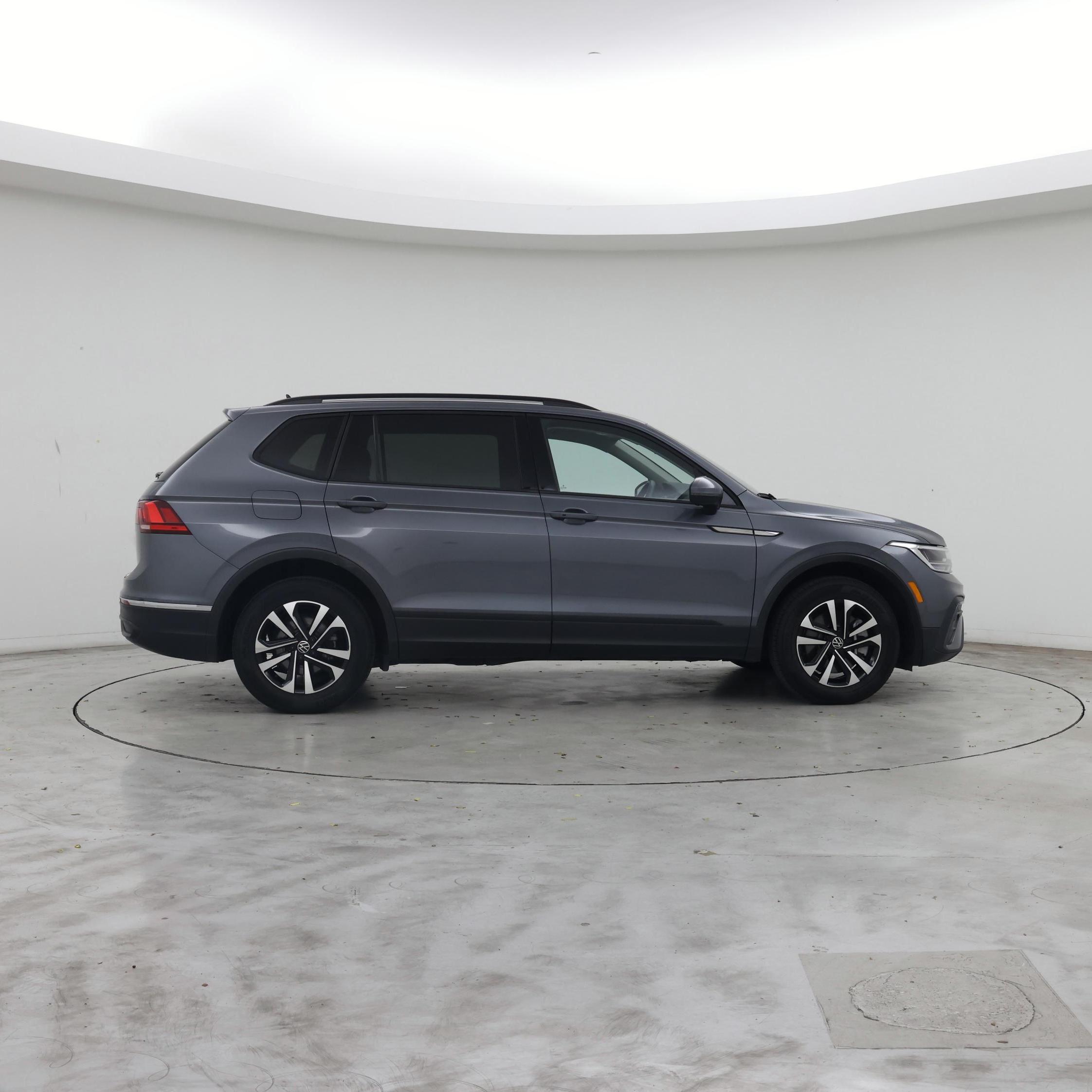 Thumbnail: 2024 Volkswagen Tiguan - 7