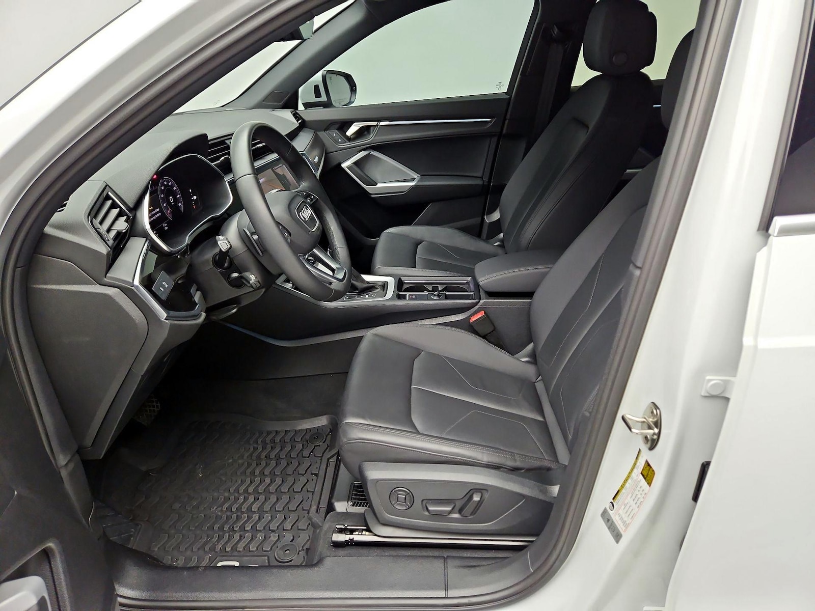 2024 Audi Q3 S Line Premium Plus - Photo 11