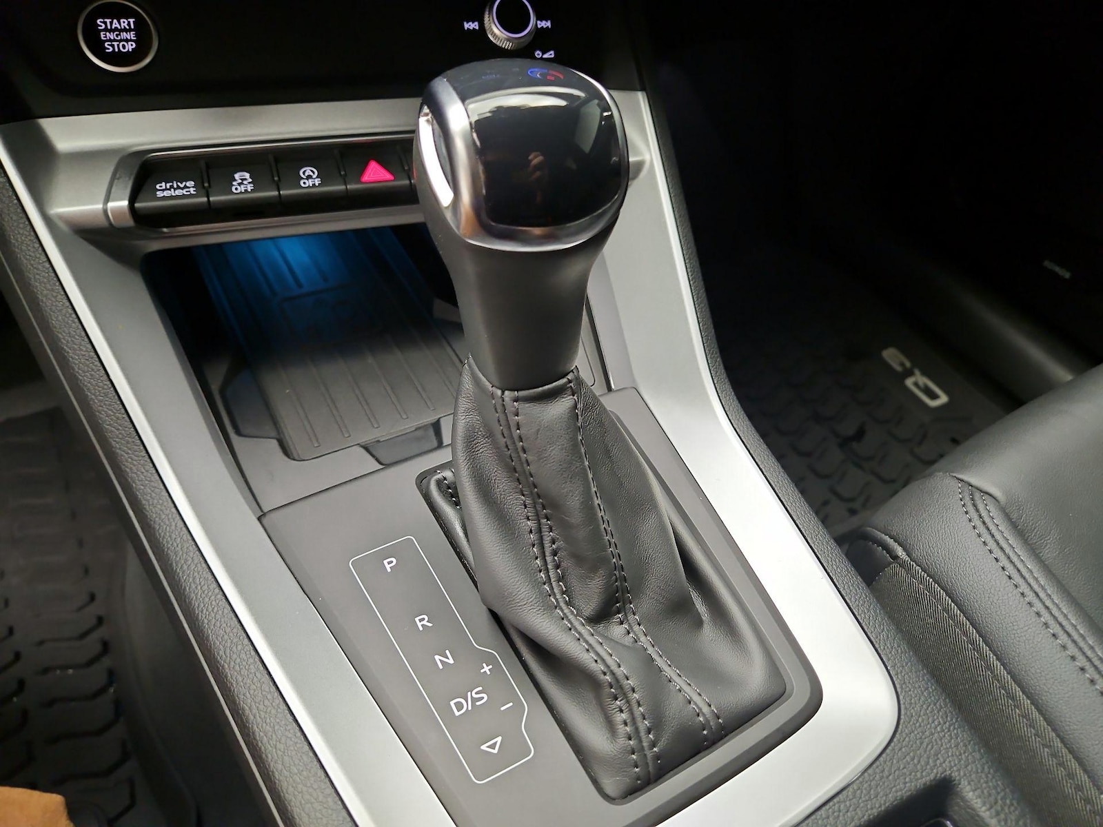 2024 Audi Q3 S Line Premium Plus - Photo 17