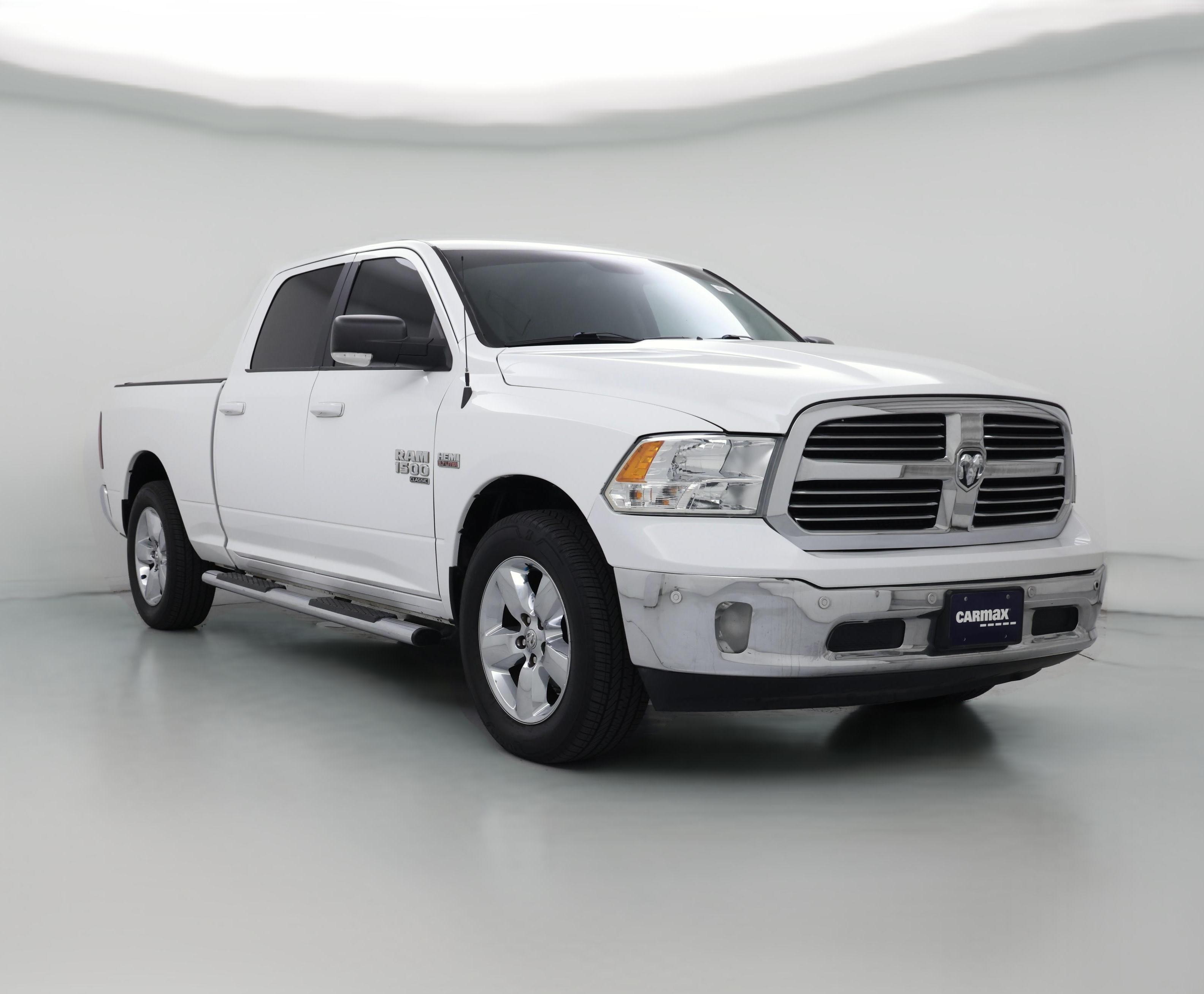 Thumbnail: 2019 RAM 1500 Classic - 1