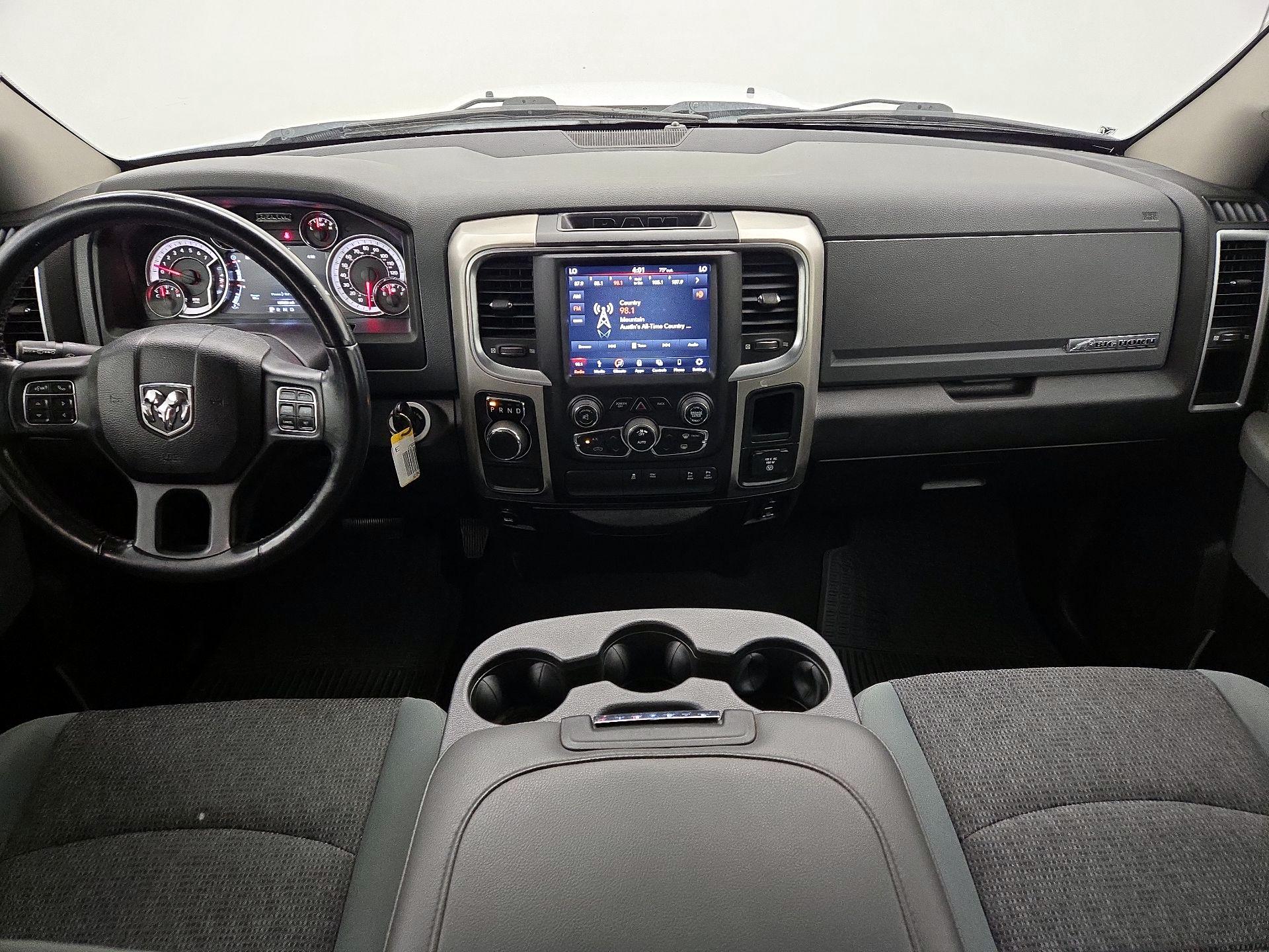 Thumbnail: 2019 RAM 1500 Classic - 9