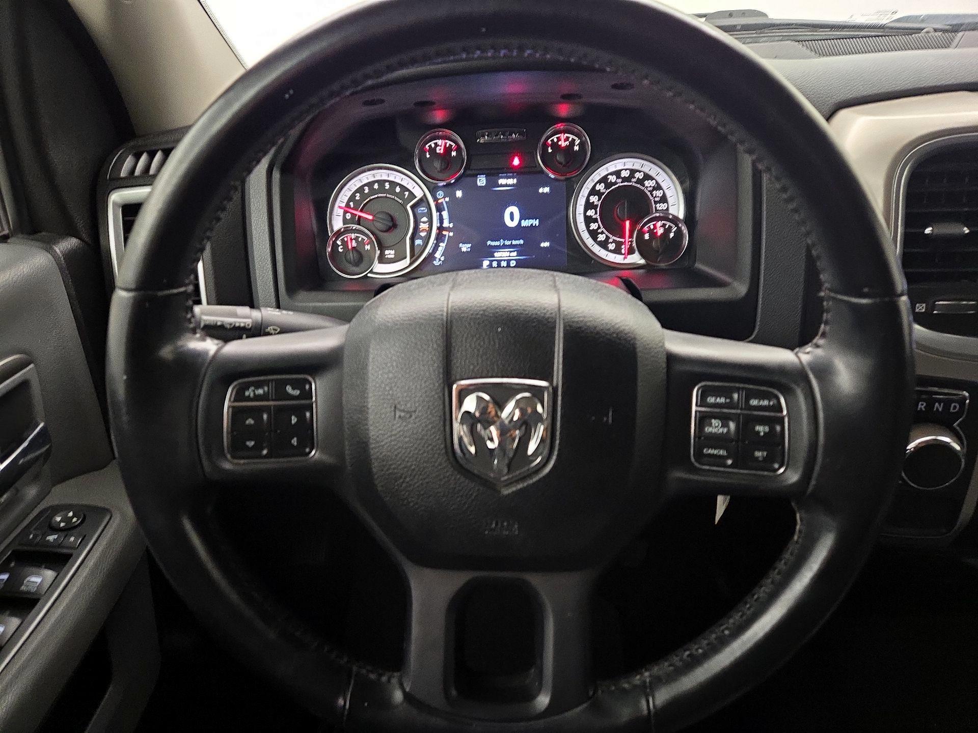 Thumbnail: 2019 RAM 1500 Classic - 10