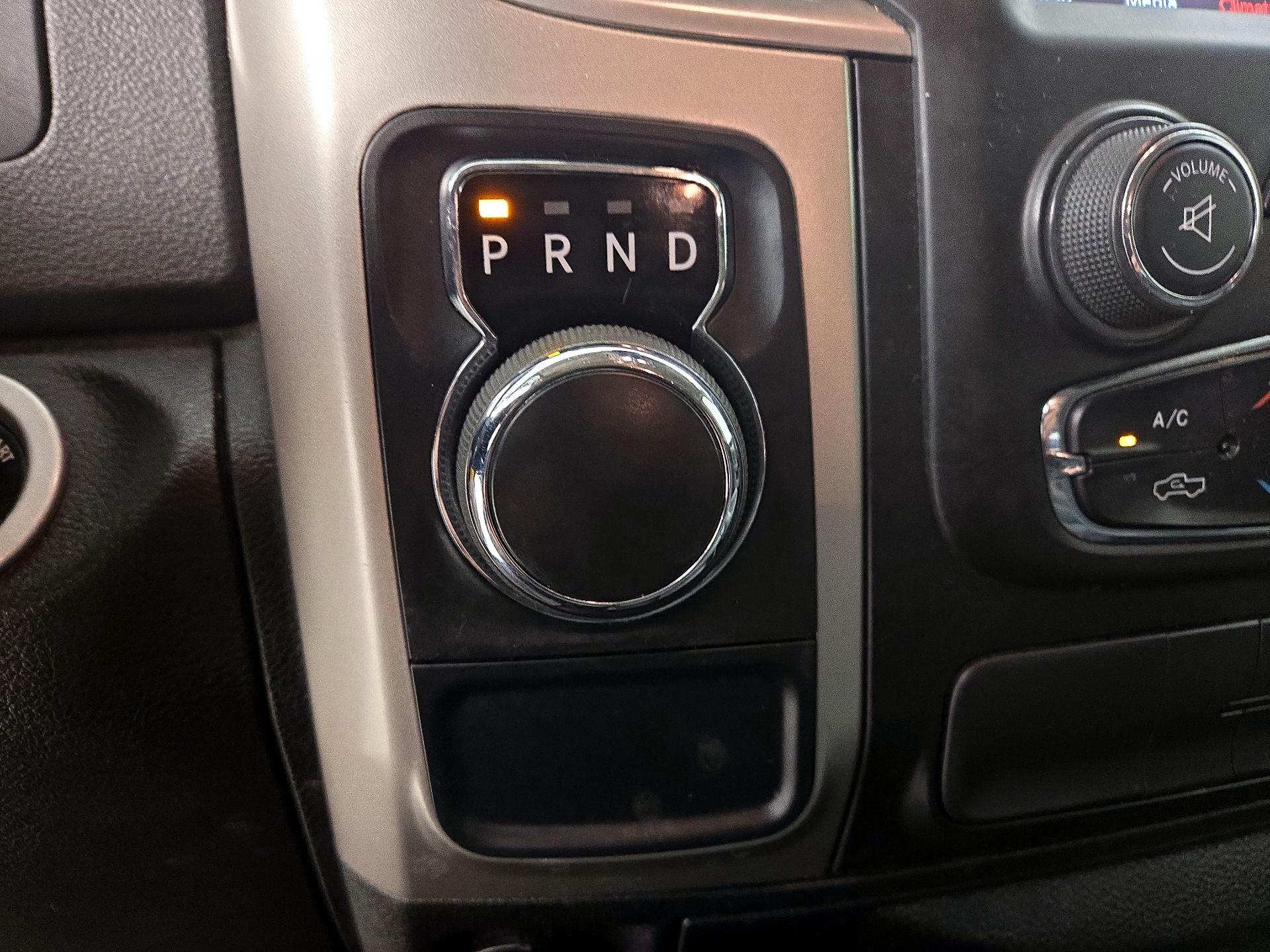 Thumbnail: 2019 RAM 1500 Classic - 17