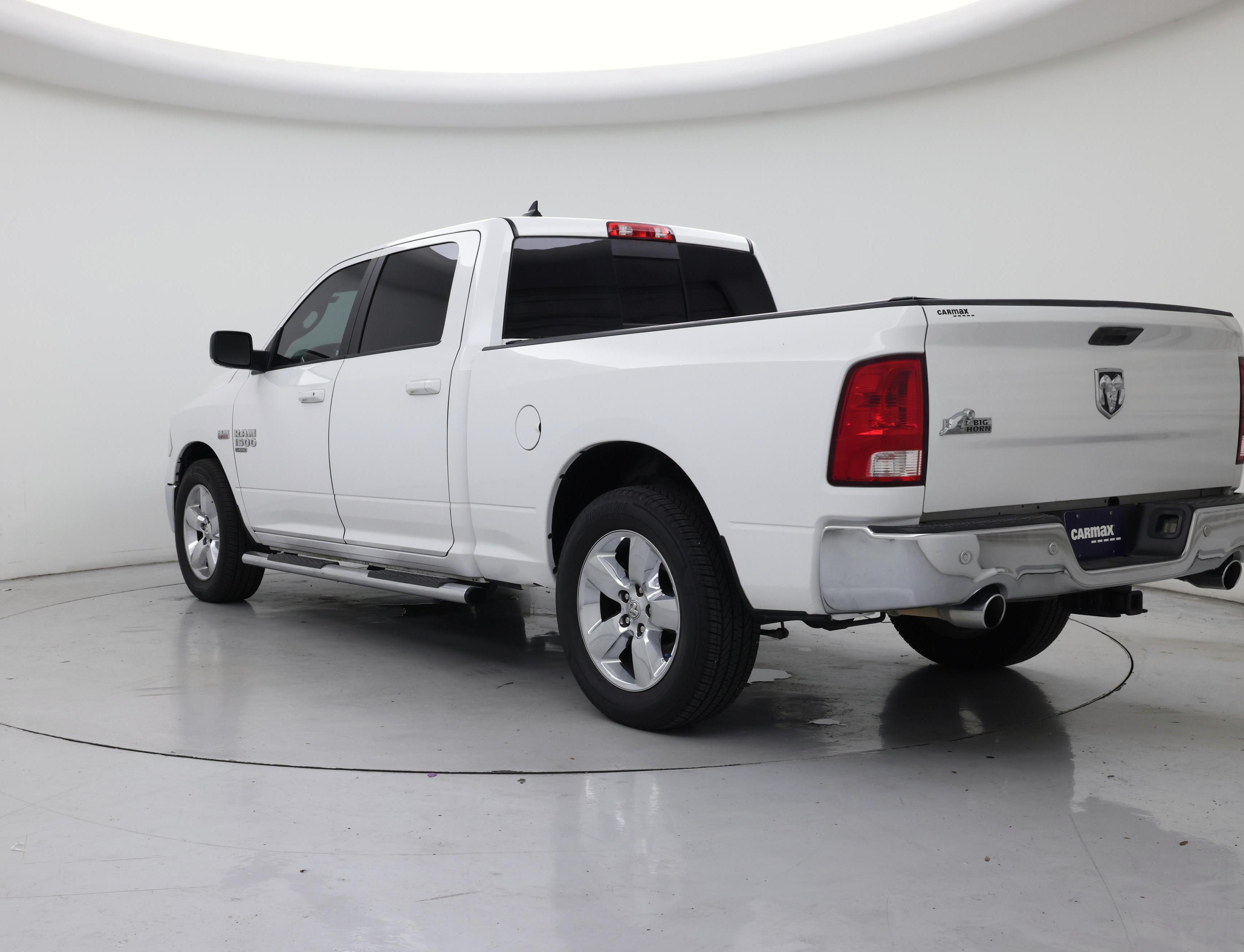 Thumbnail: 2019 RAM 1500 Classic - 2