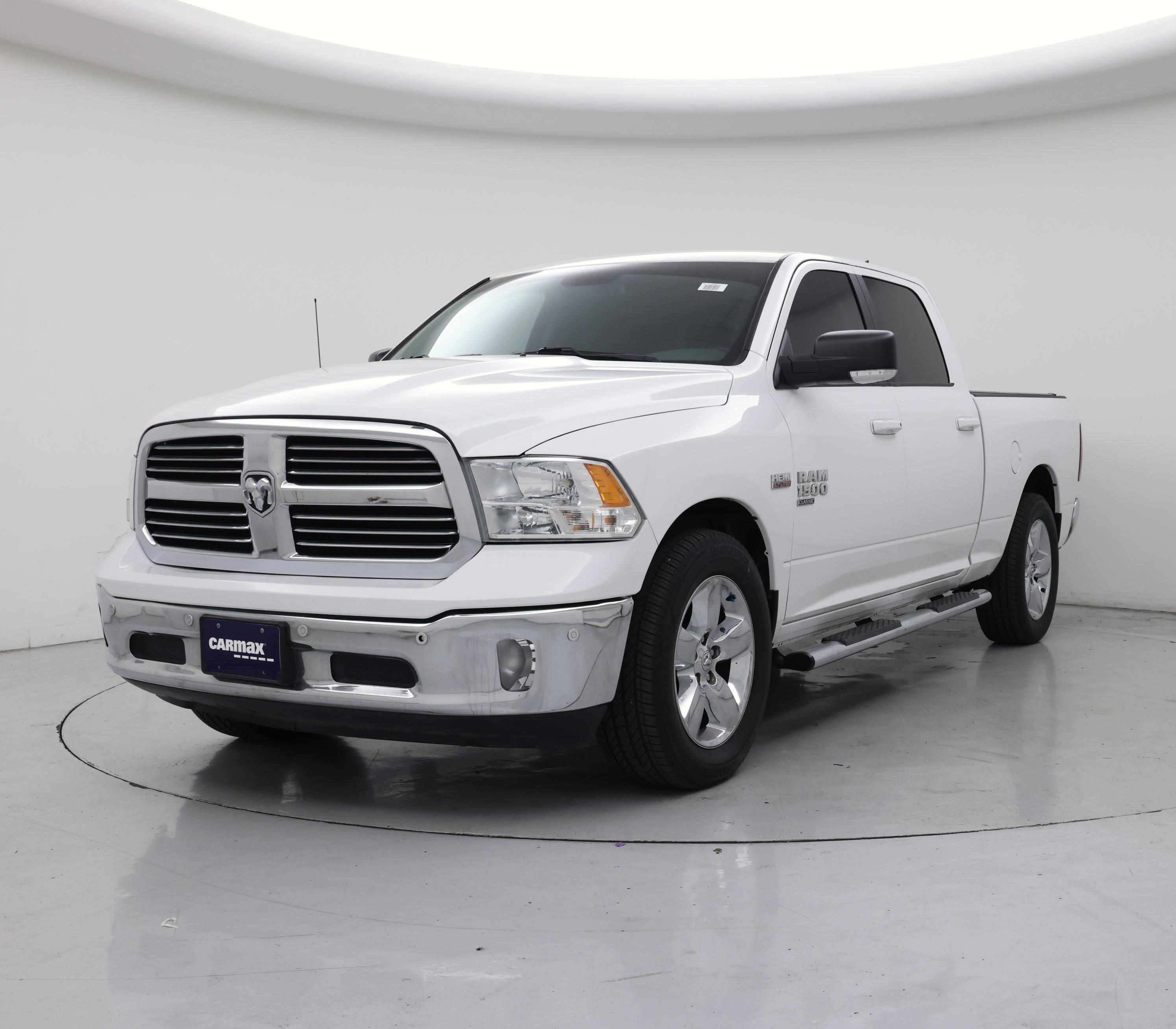 Thumbnail: 2019 RAM 1500 Classic - 4