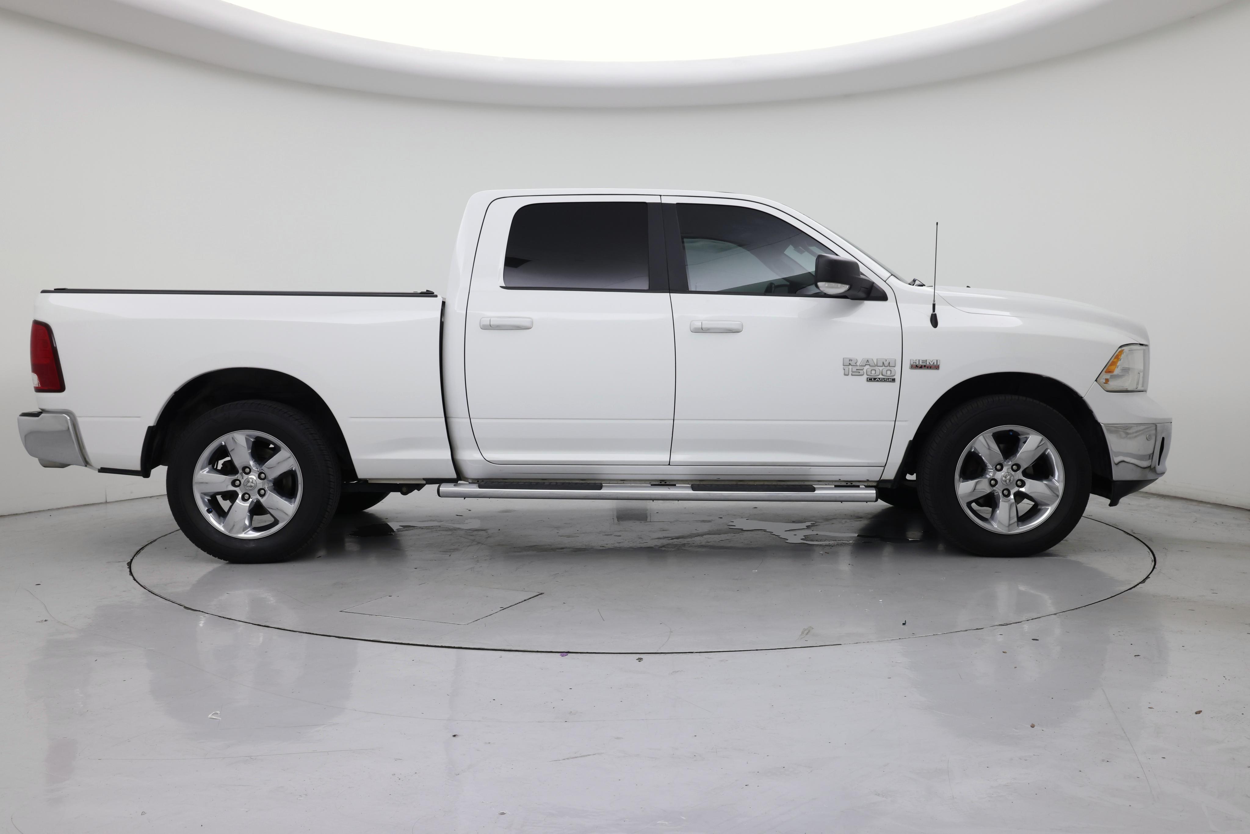 Thumbnail: 2019 RAM 1500 Classic - 7