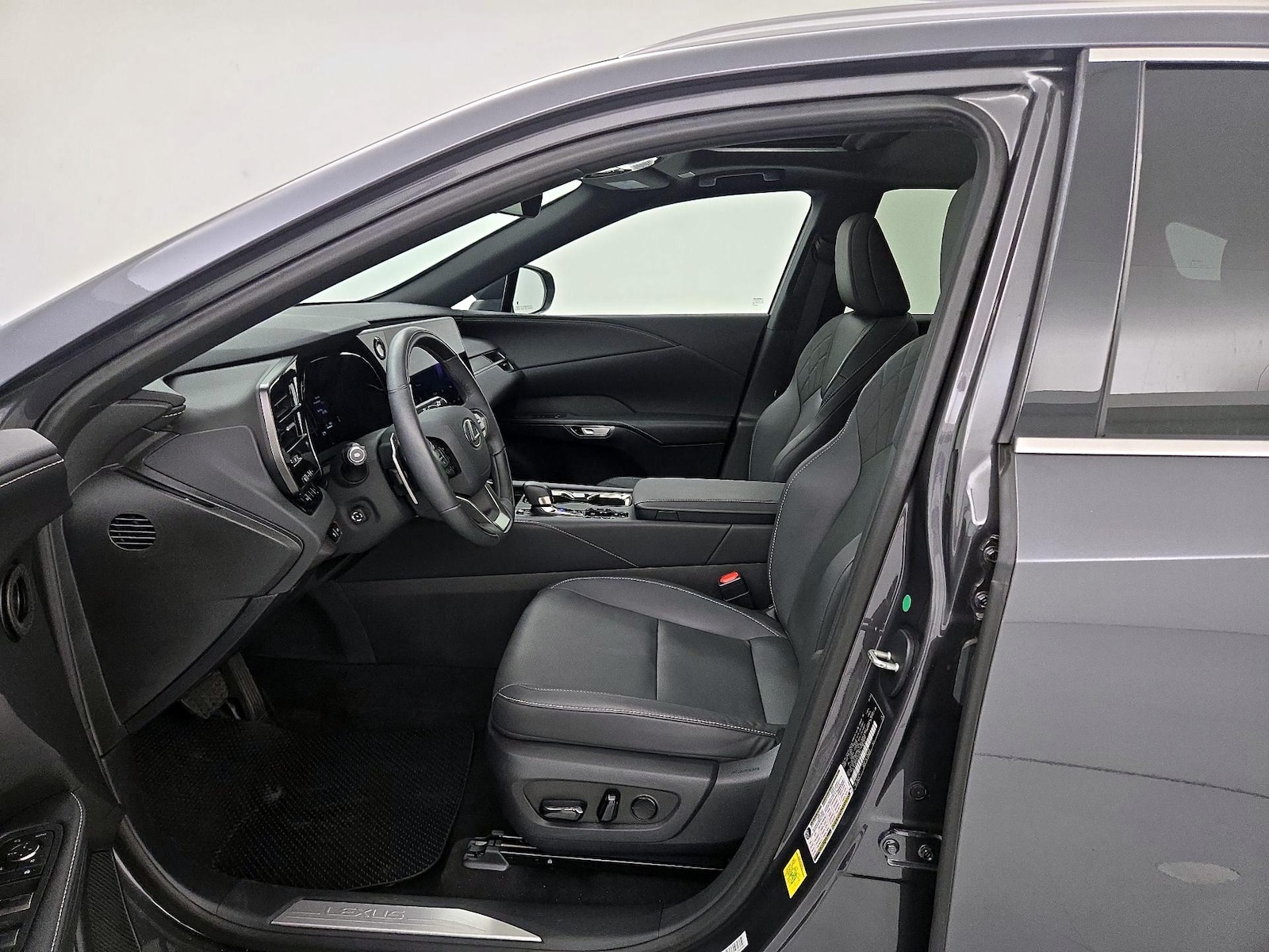 2025 Lexus RX 350 - Photo 12