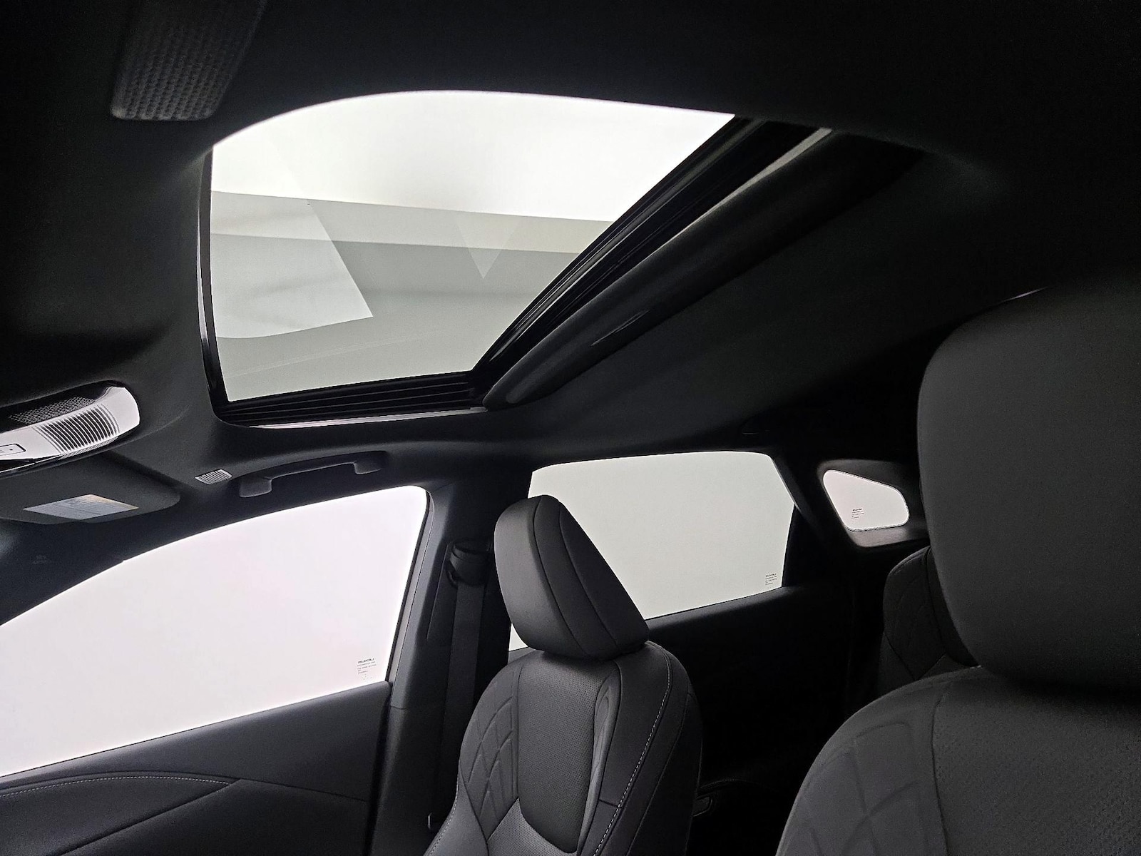 2025 Lexus RX 350 - Photo 20