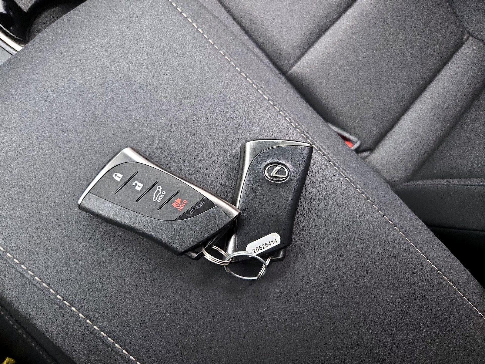 2025 Lexus RX 350 - Photo 24