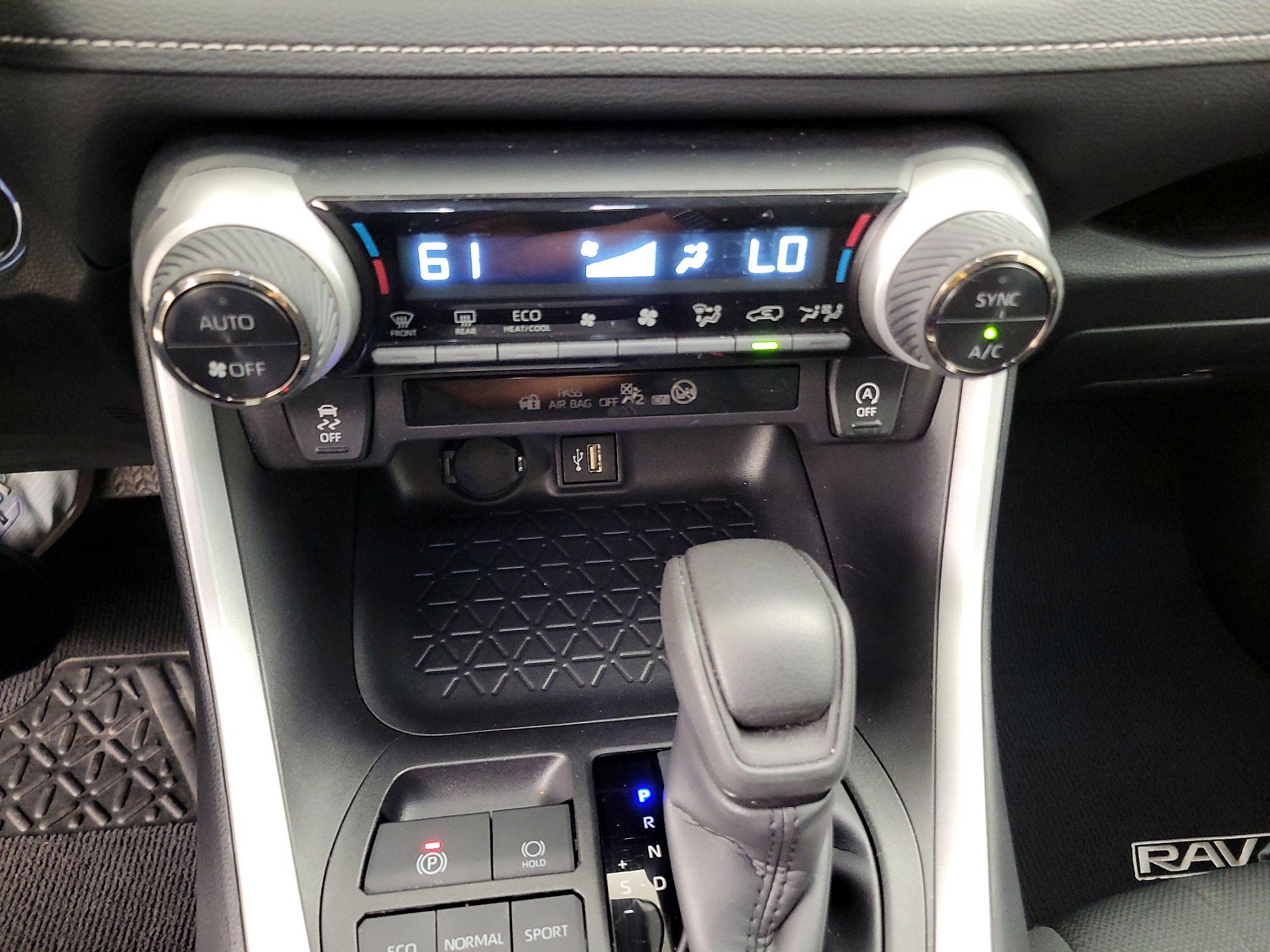 Thumbnail: 2025 Toyota RAV4 - 16