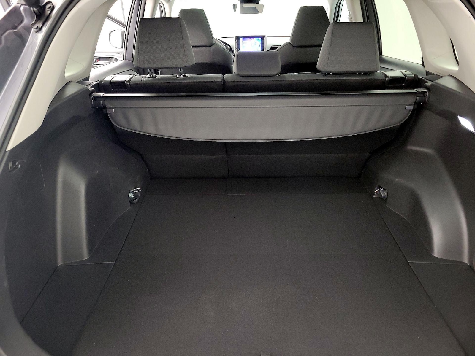 2025 Toyota RAV4 XLE - Photo 22