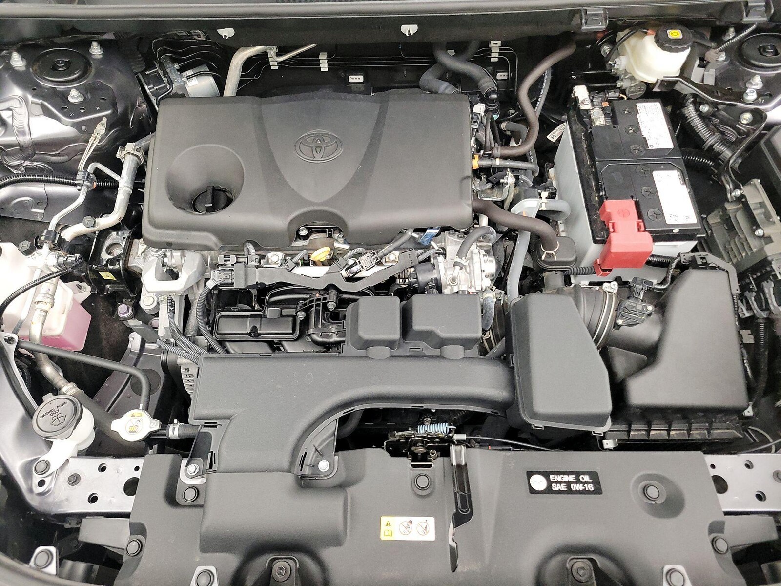 2025 Toyota RAV4 XLE - Photo 23