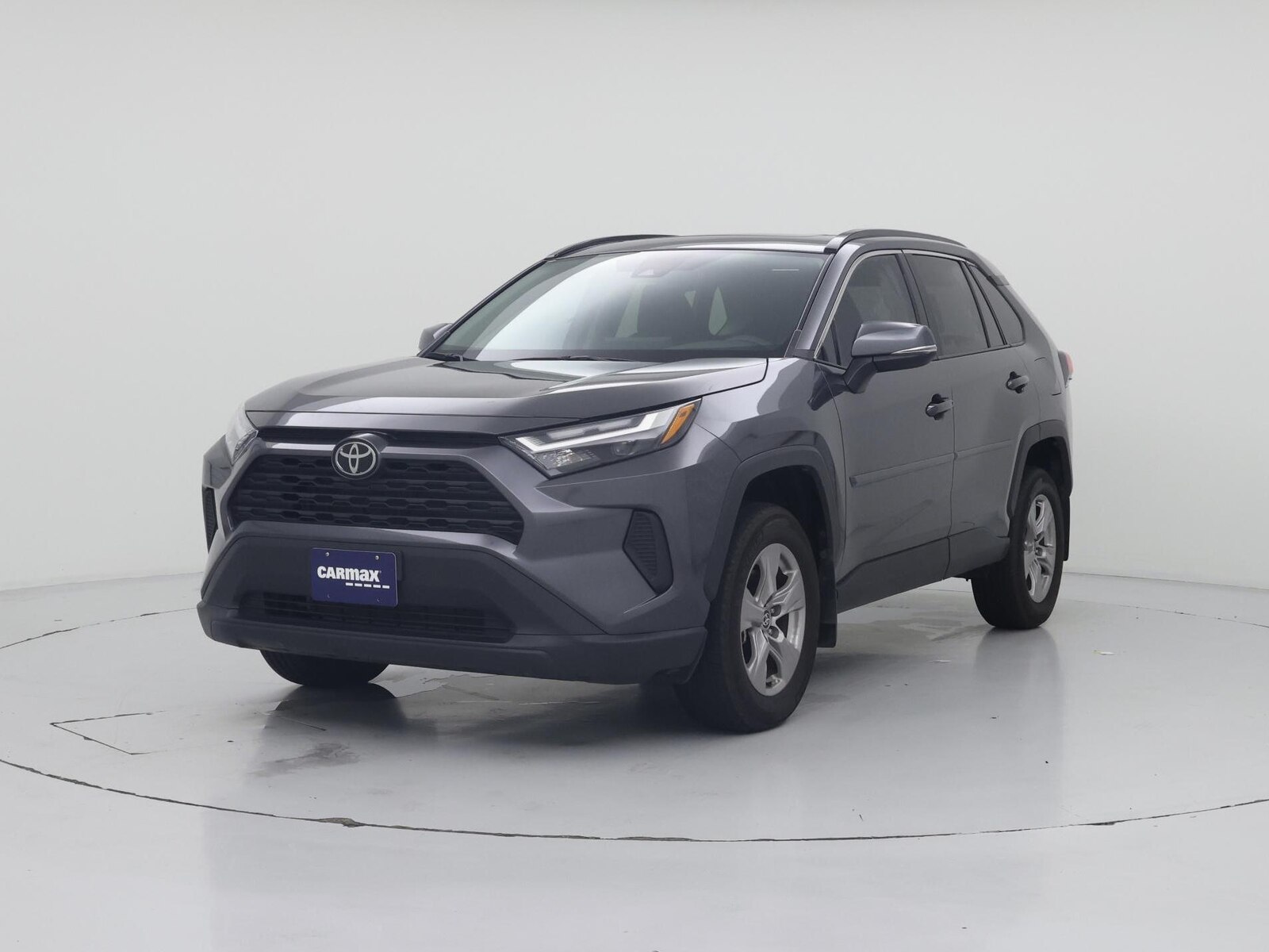 2025 Toyota RAV4 XLE - Photo 5