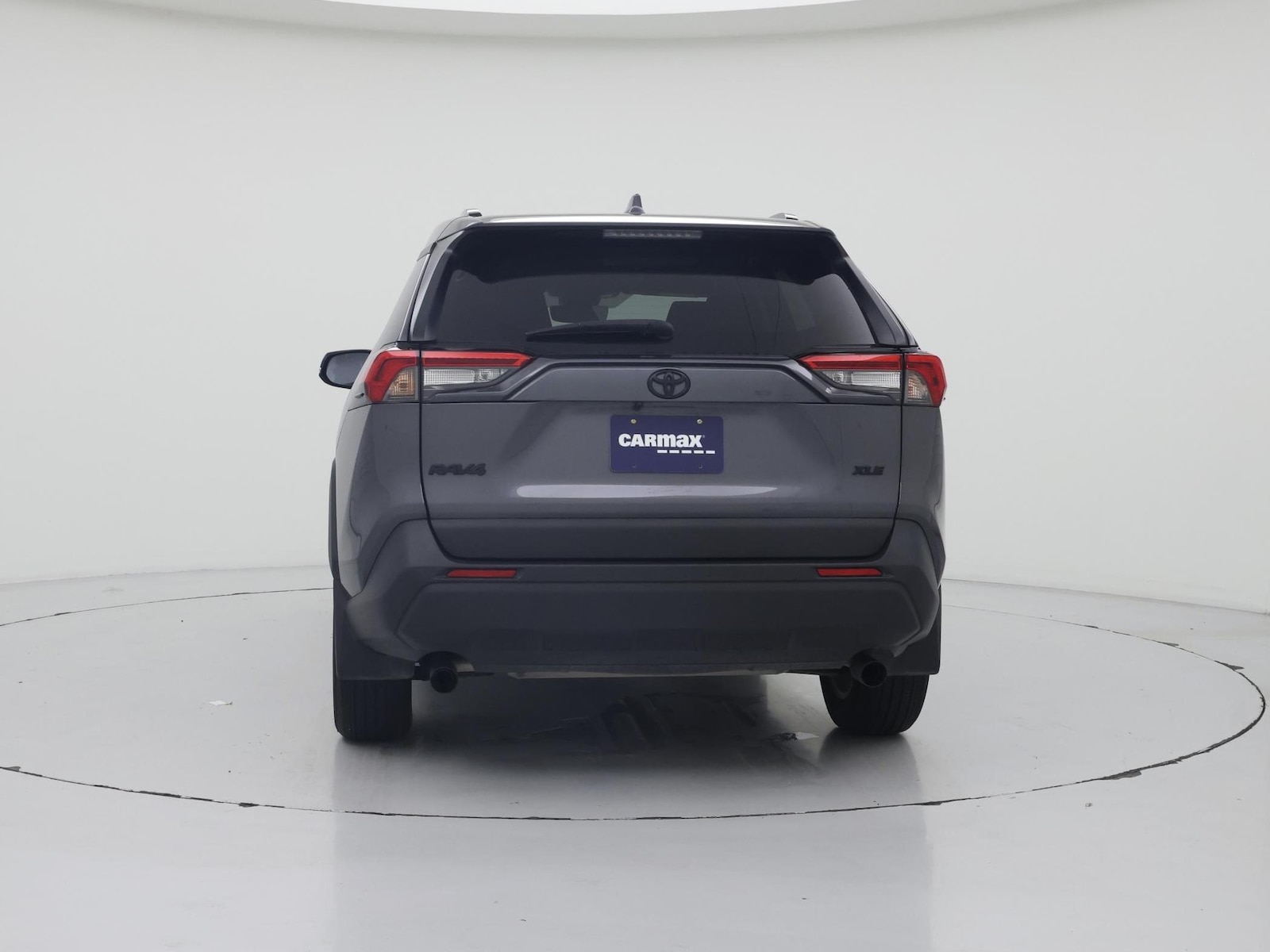 2025 Toyota RAV4 XLE - Photo 7
