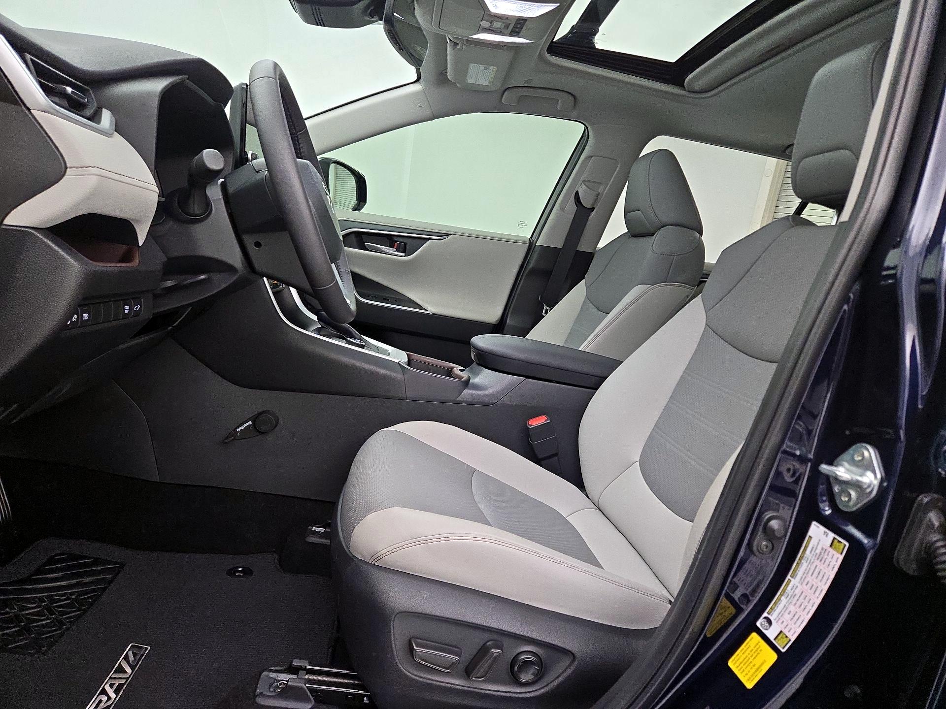 Thumbnail: 2025 Toyota RAV4 - 11