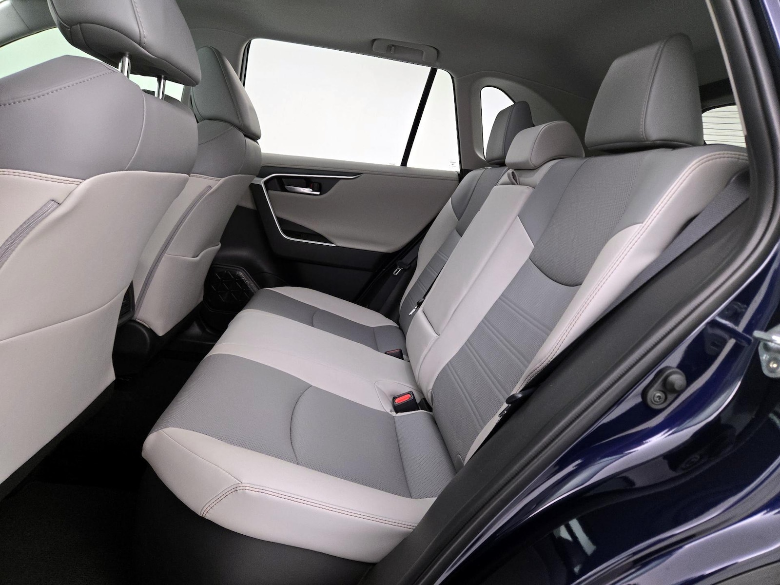 2025 Toyota RAV4 Limited - Photo 21