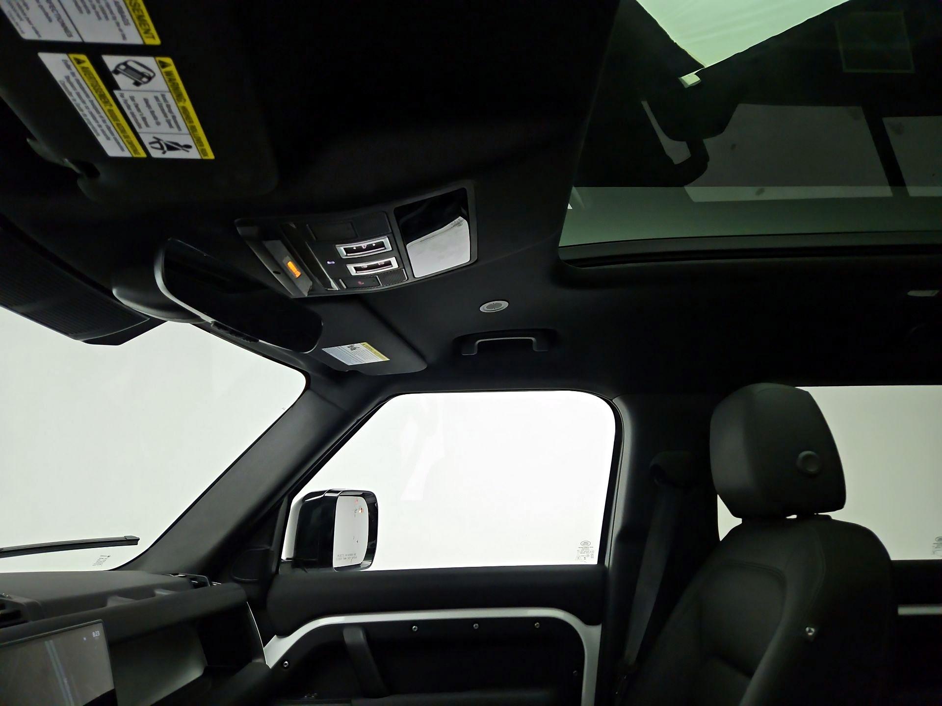 Thumbnail: 2025 Land Rover Defender - 20