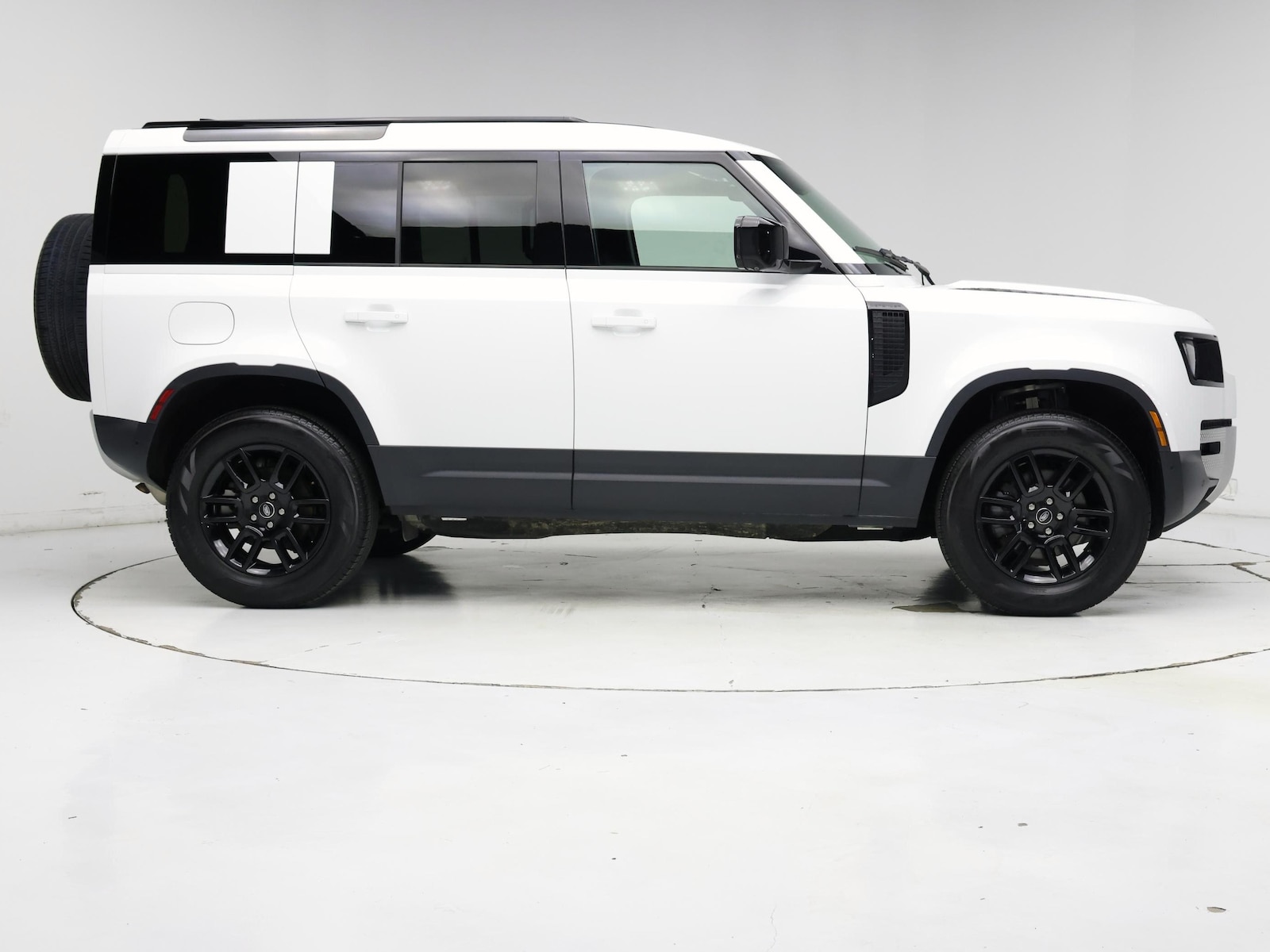 2025 Land Rover Defender S - Photo 8