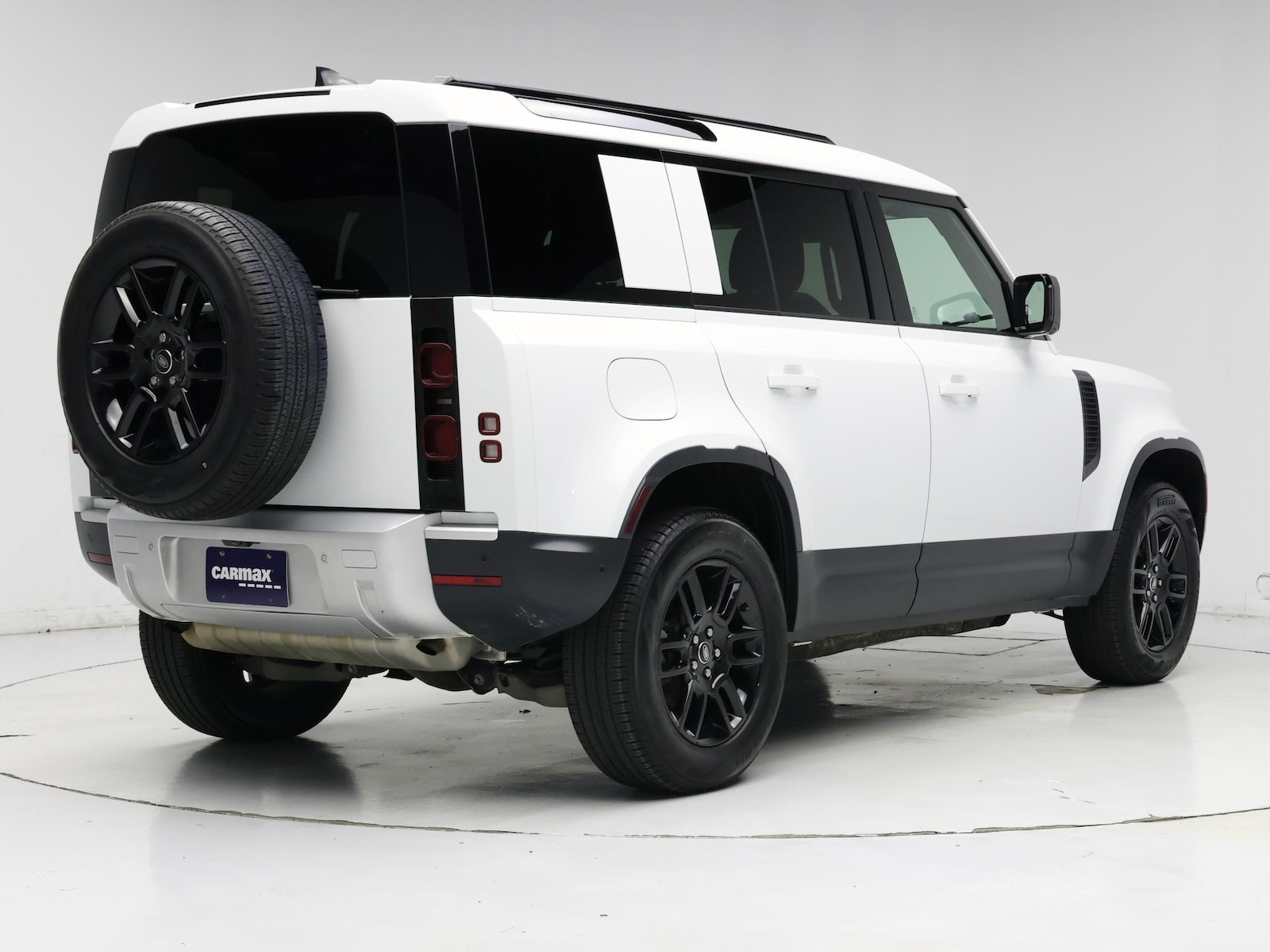 2025 Land Rover Defender S - Photo 9