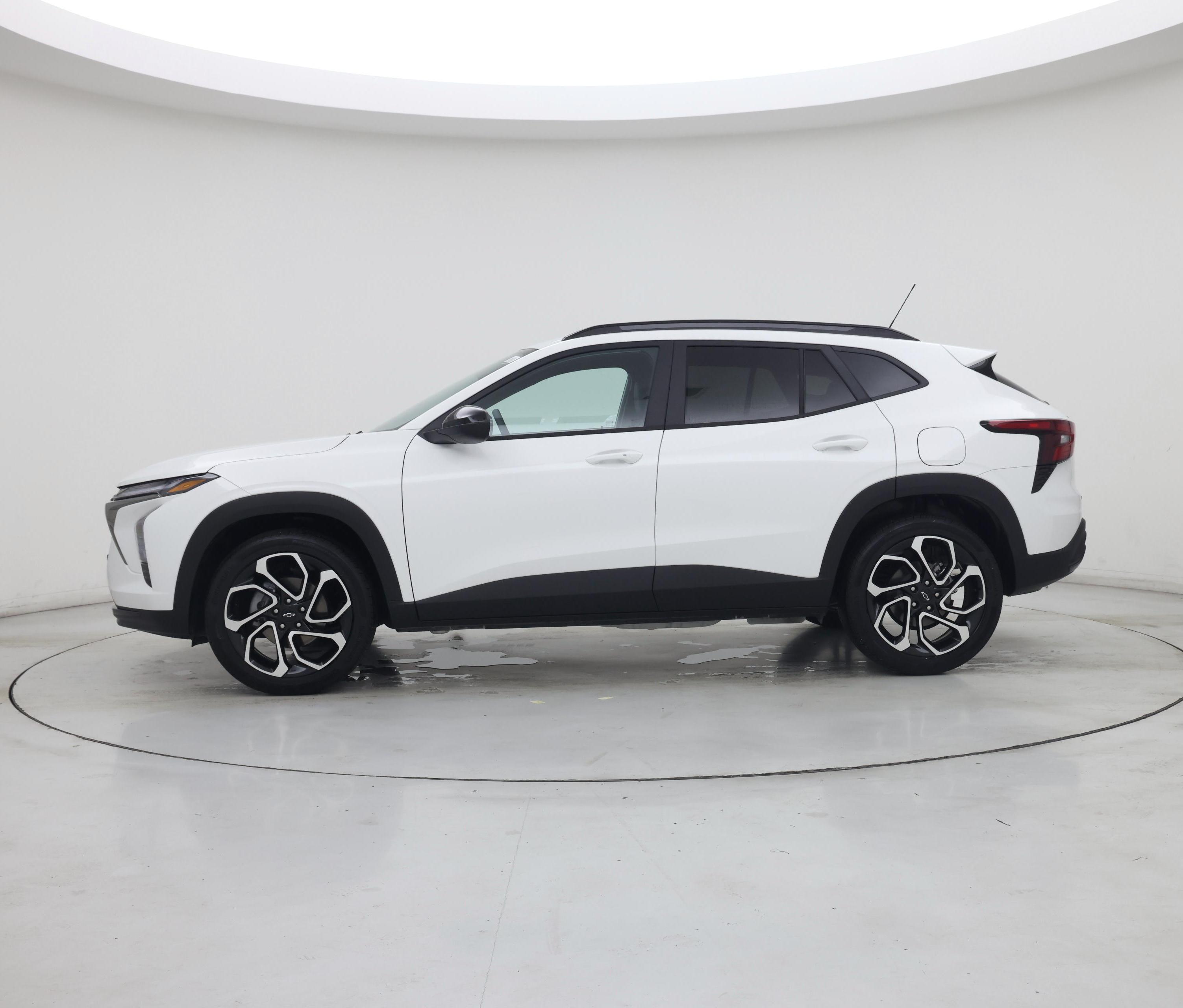 Thumbnail: 2026 Chevrolet Trax - 3