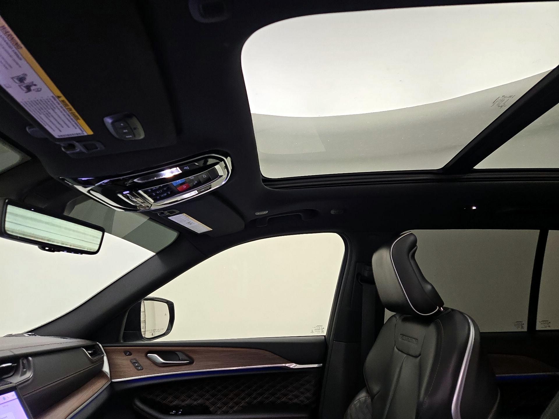 Thumbnail: 2023 Jeep Grand Cherokee - 20