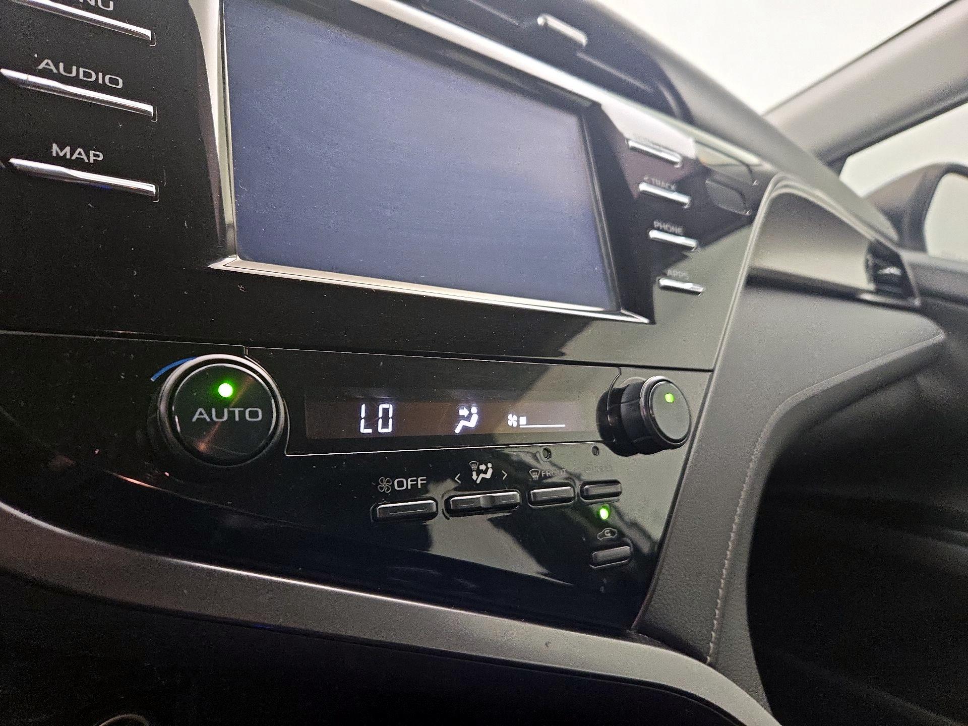 Thumbnail: 2019 Toyota Camry - 16