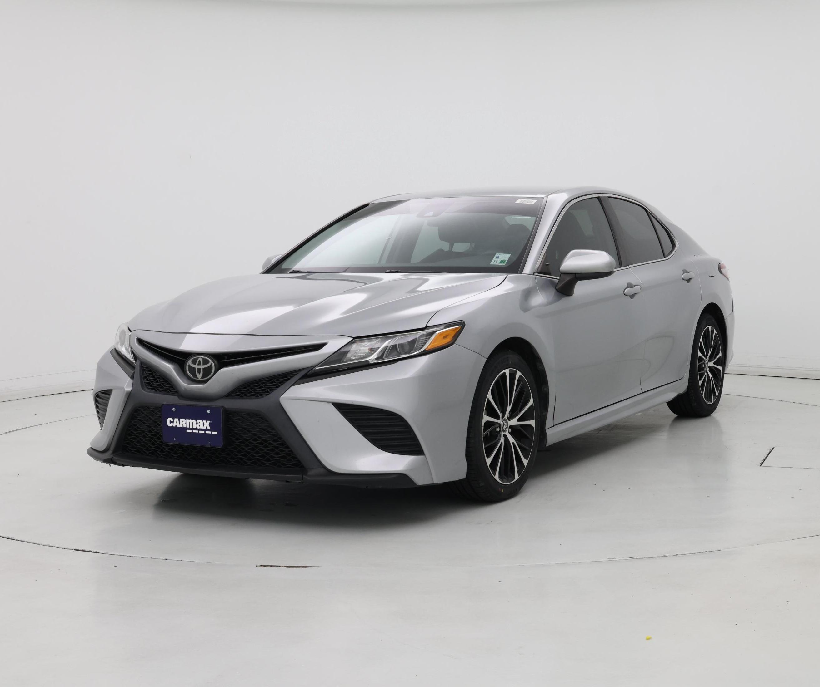 Thumbnail: 2019 Toyota Camry - 4