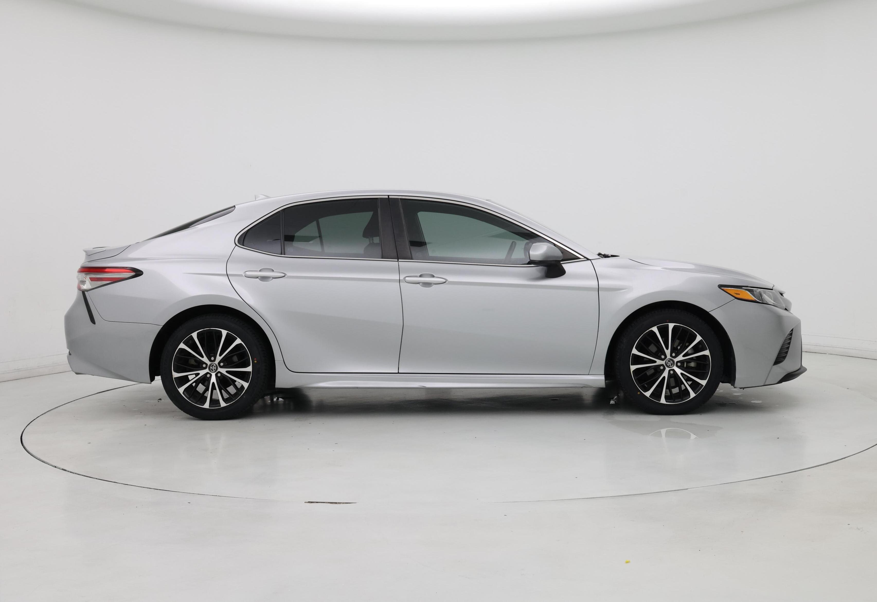 Thumbnail: 2019 Toyota Camry - 7