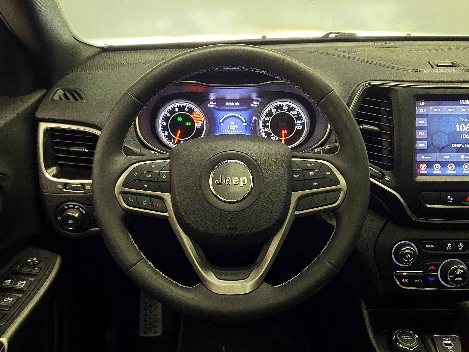 Thumbnail: 2021 Jeep Cherokee - 10